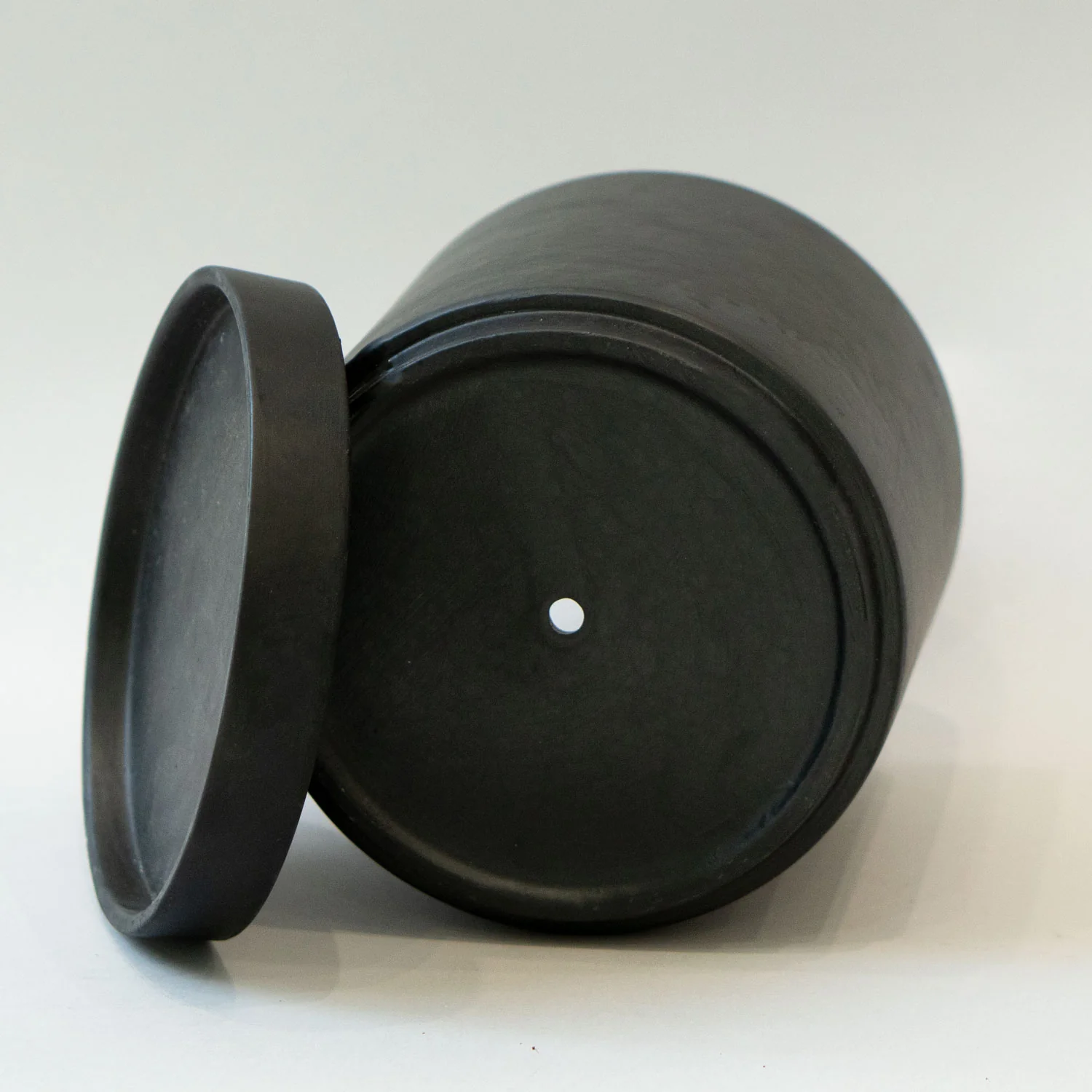 4.5 Pot with saucer (Black)
