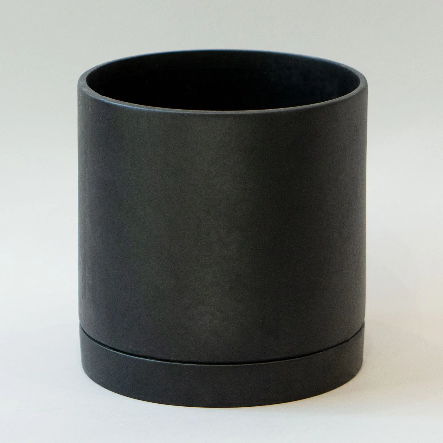 7 Pot with saucer (Black)