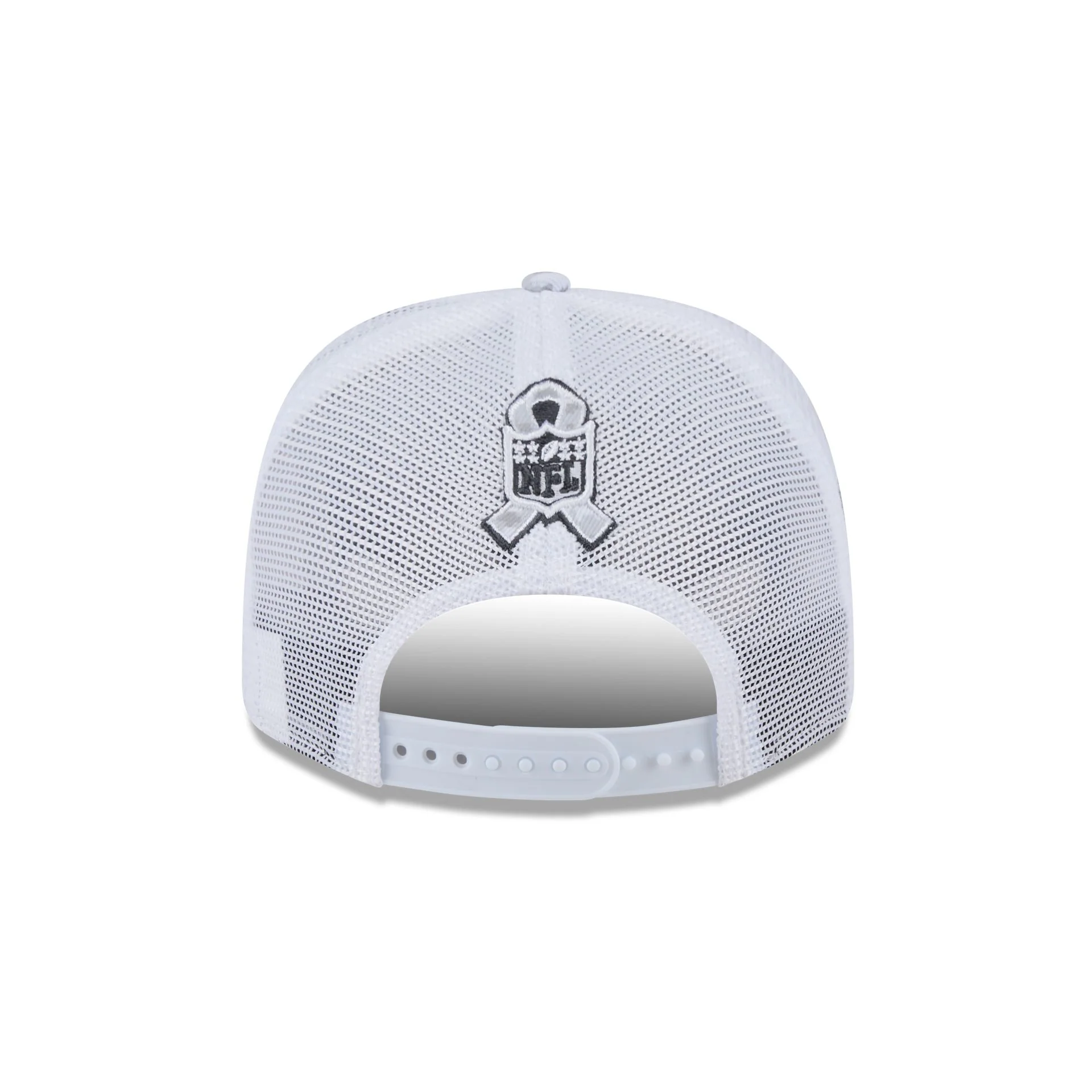 Kansas City Chiefs 2024 Salute to Service 9SEVENTY Trucker Hat