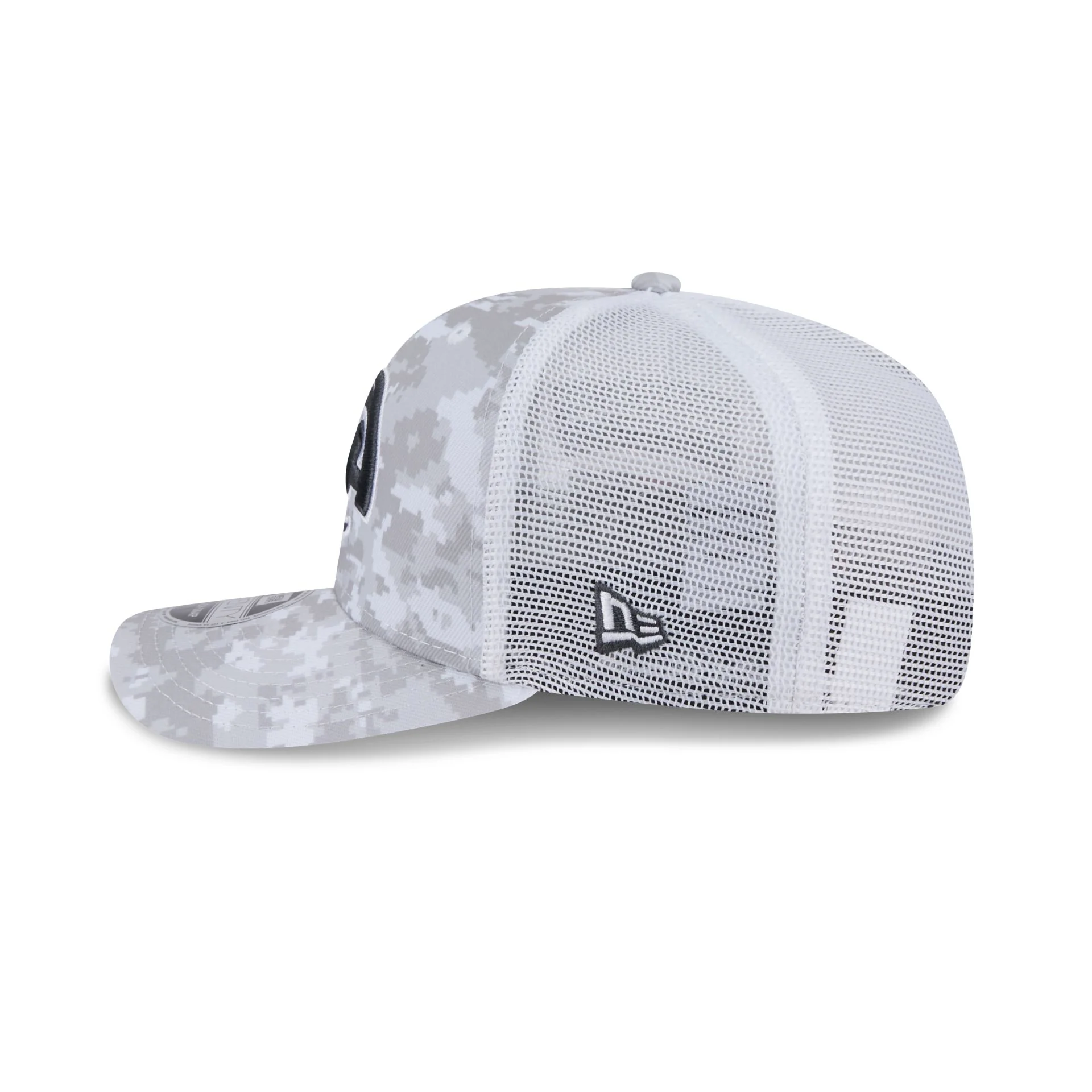 Los Angeles Rams 2024 Salute to Service 9SEVENTY Trucker Hat