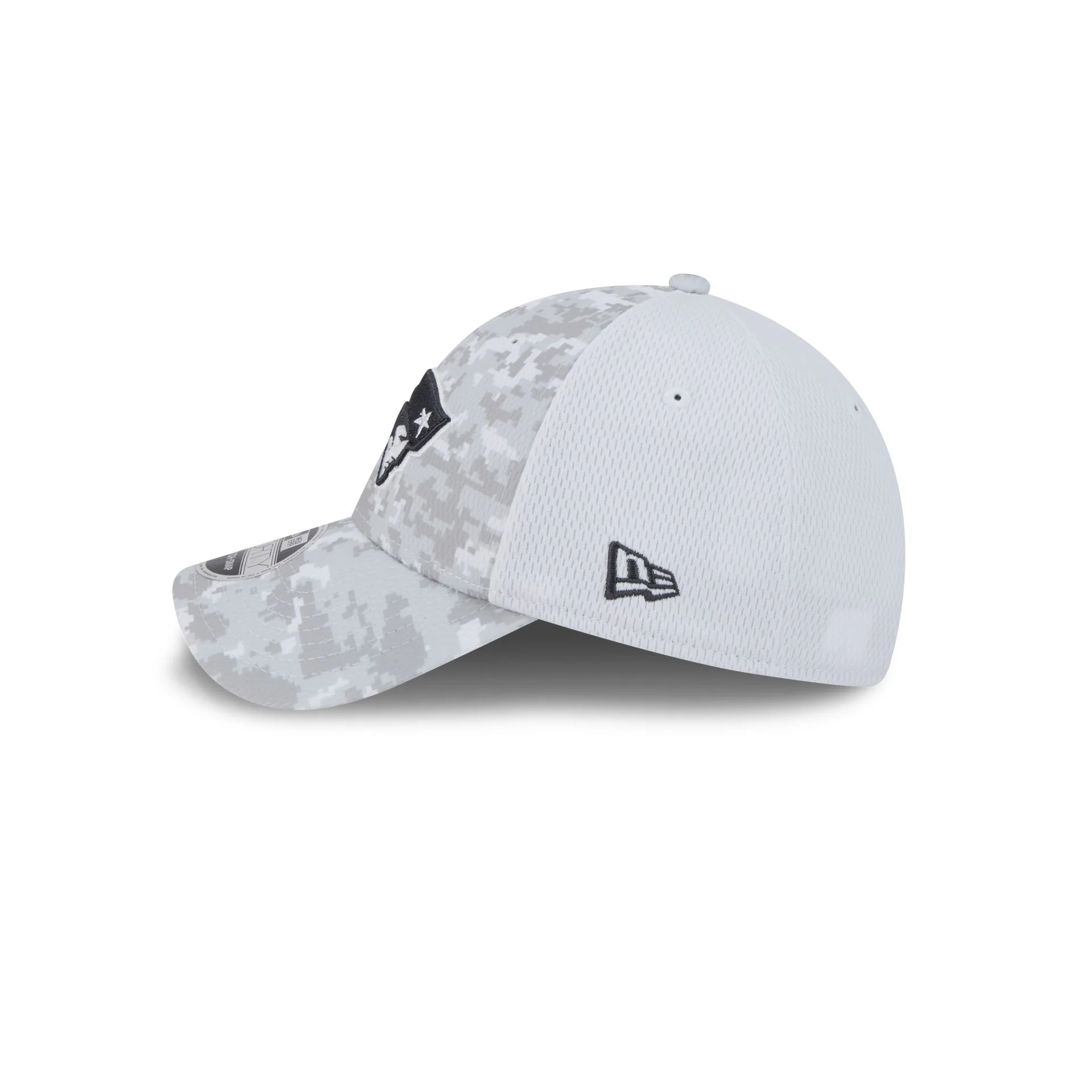 New England Patriots 2024 Salute to Service 9FORTY Stretch-Snap Hat