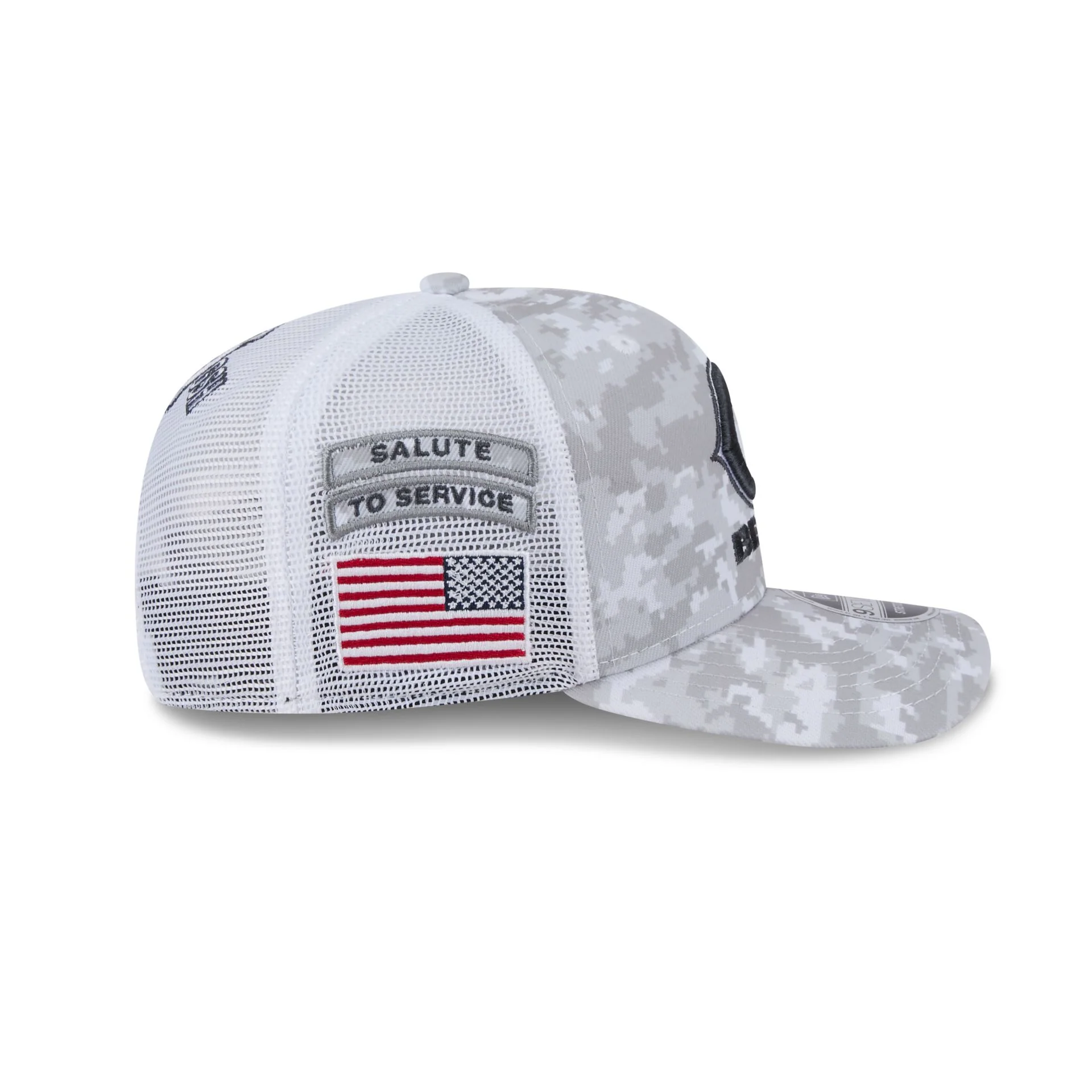 Chicago Bears 2024 Salute to Service 9SEVENTY Trucker Hat