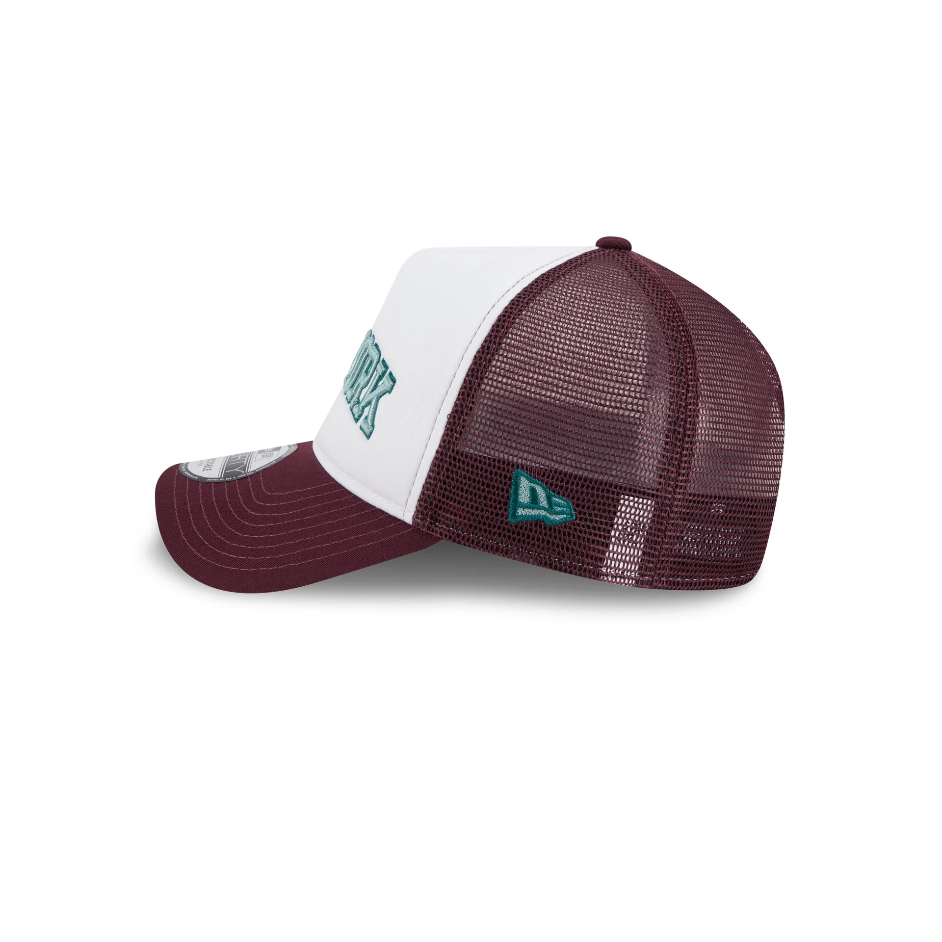 New York Knicks Optic White 9FORTY A-Frame Snapback Hat