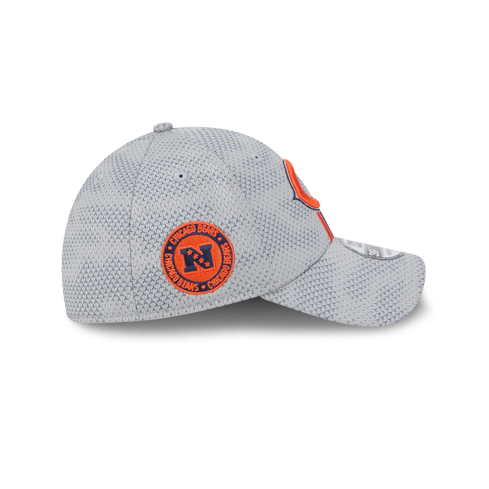 Chicago Bears 2024 Sideline Gray 39THIRTY Stretch Fit Hat