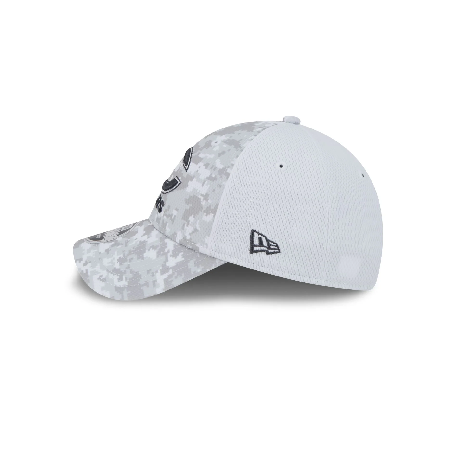 Chicago Bears 2024 Salute to Service 9FORTY Stretch-Snap Hat