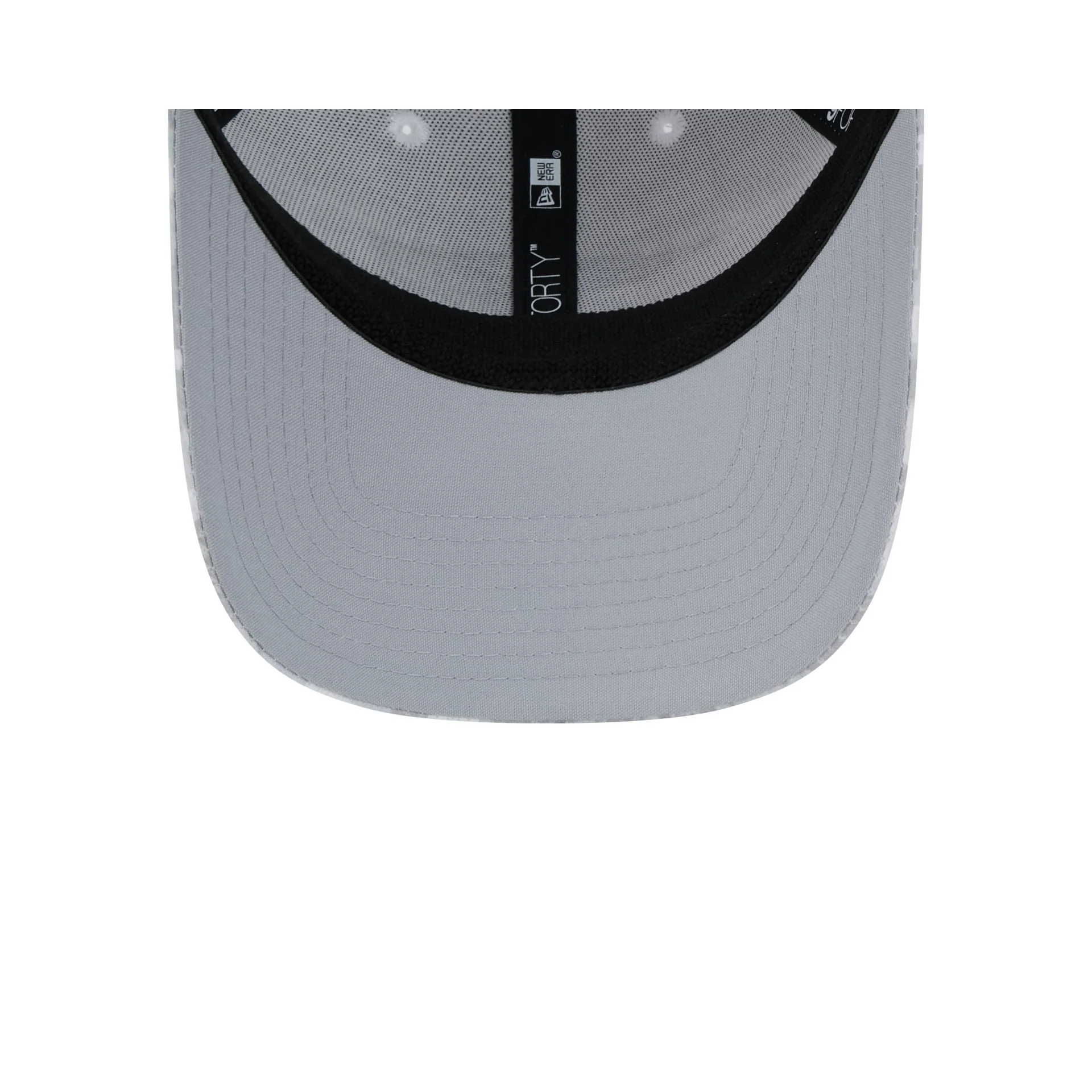 New England Patriots 2024 Salute to Service 9FORTY Stretch-Snap Hat