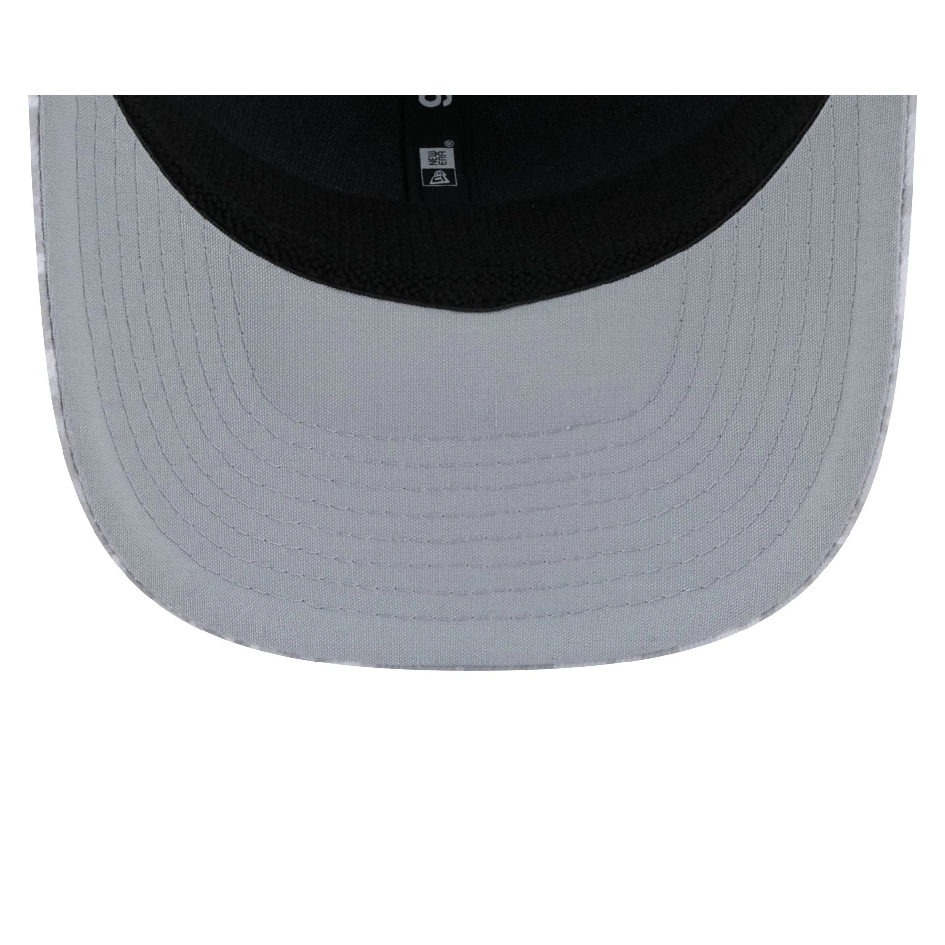 Indianapolis Colts 2024 Salute to Service 9SEVENTY Trucker Hat