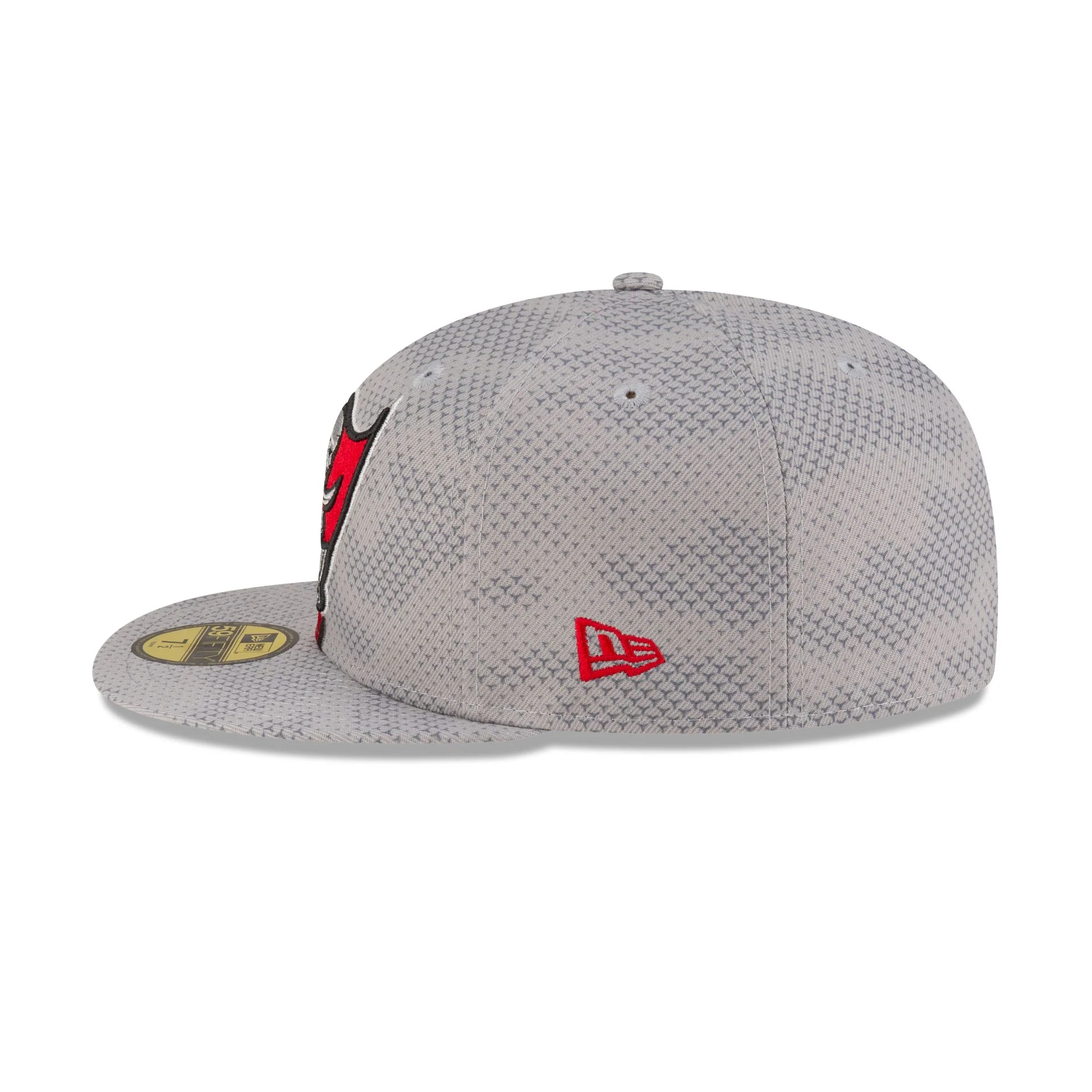Tampa Bay Buccaneers 2024 Sideline Gray 59FIFTY Fitted Hat