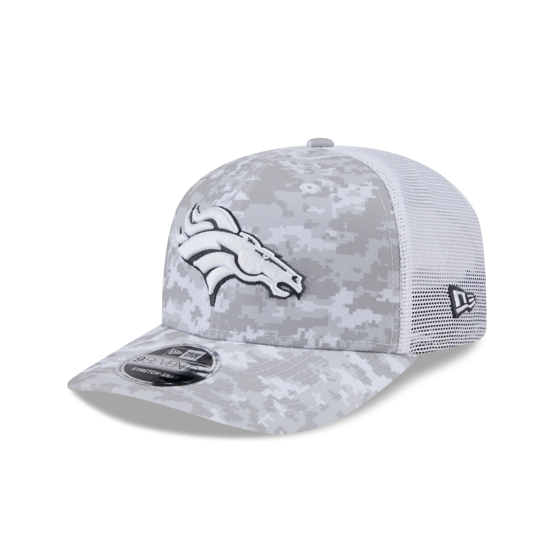 Denver Broncos 2024 Salute to Service 9SEVENTY Trucker Hat