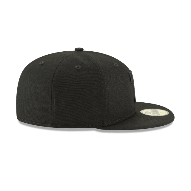Texas Rangers Blackout Basic 59FIFTY Fitted Hat