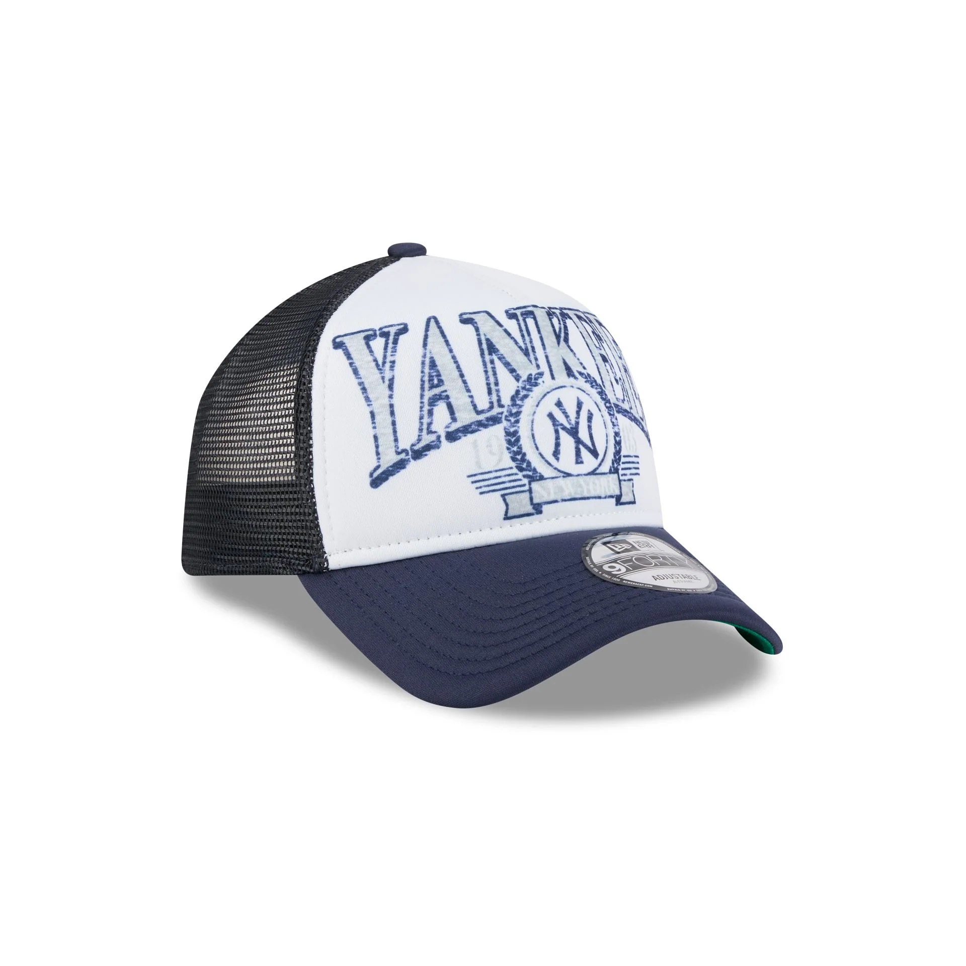 New York Yankees Distressed 9FORTY A-Frame Trucker Hat