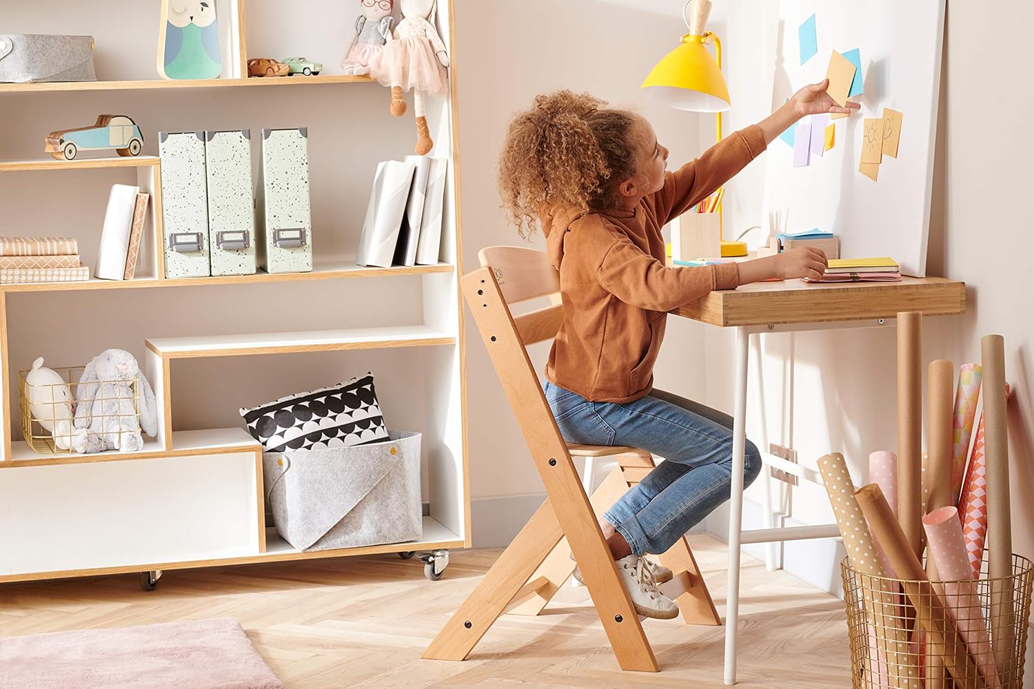 Kinderkraft ENOCK Trona bebé de Madera + Hamaca Bebé CALMEE, portatil, para niños, Silla alta Infantil, Evolutiva, Ergonómica, Barrera y Bandeja, Gris