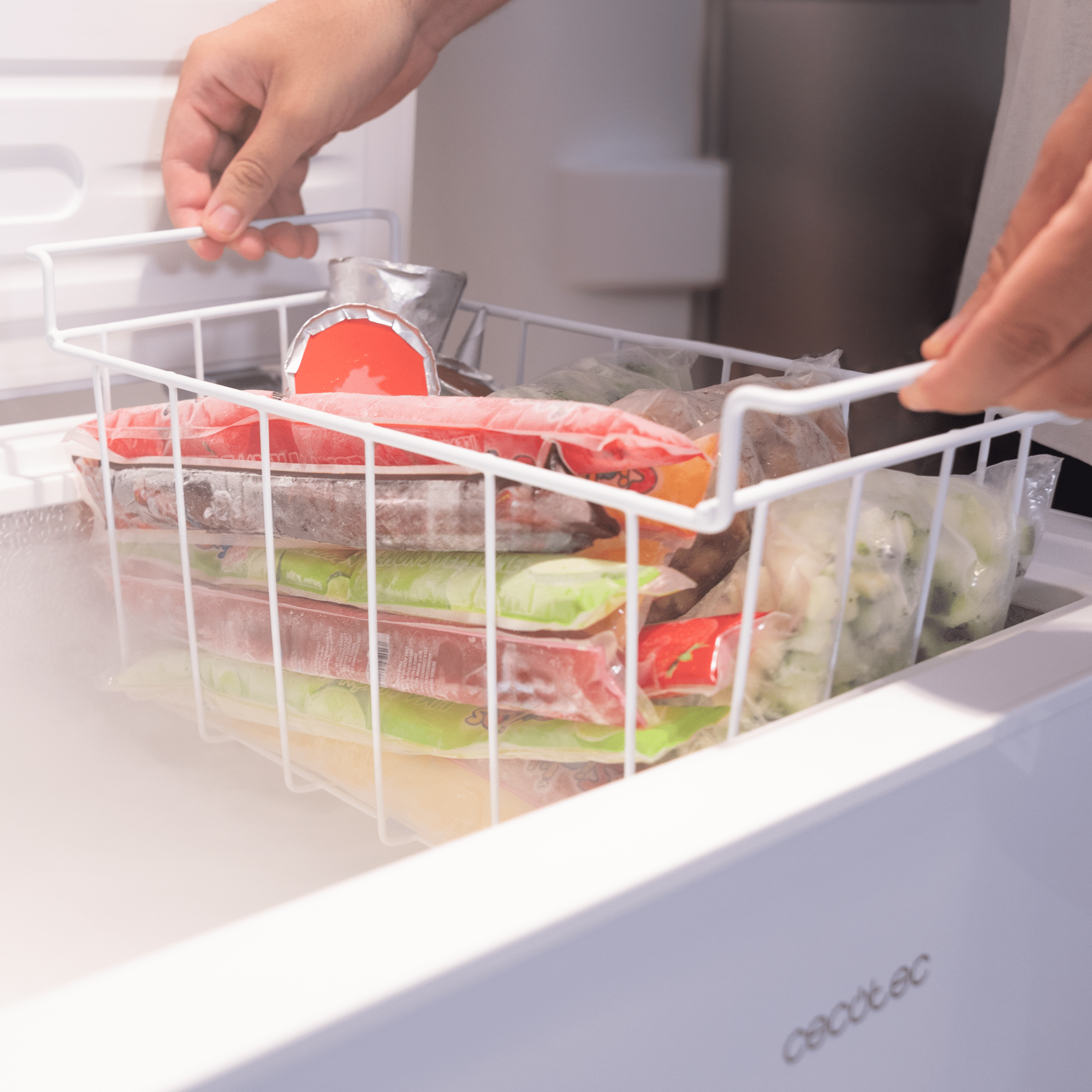 Bolero CoolMarket Chest 99 white E