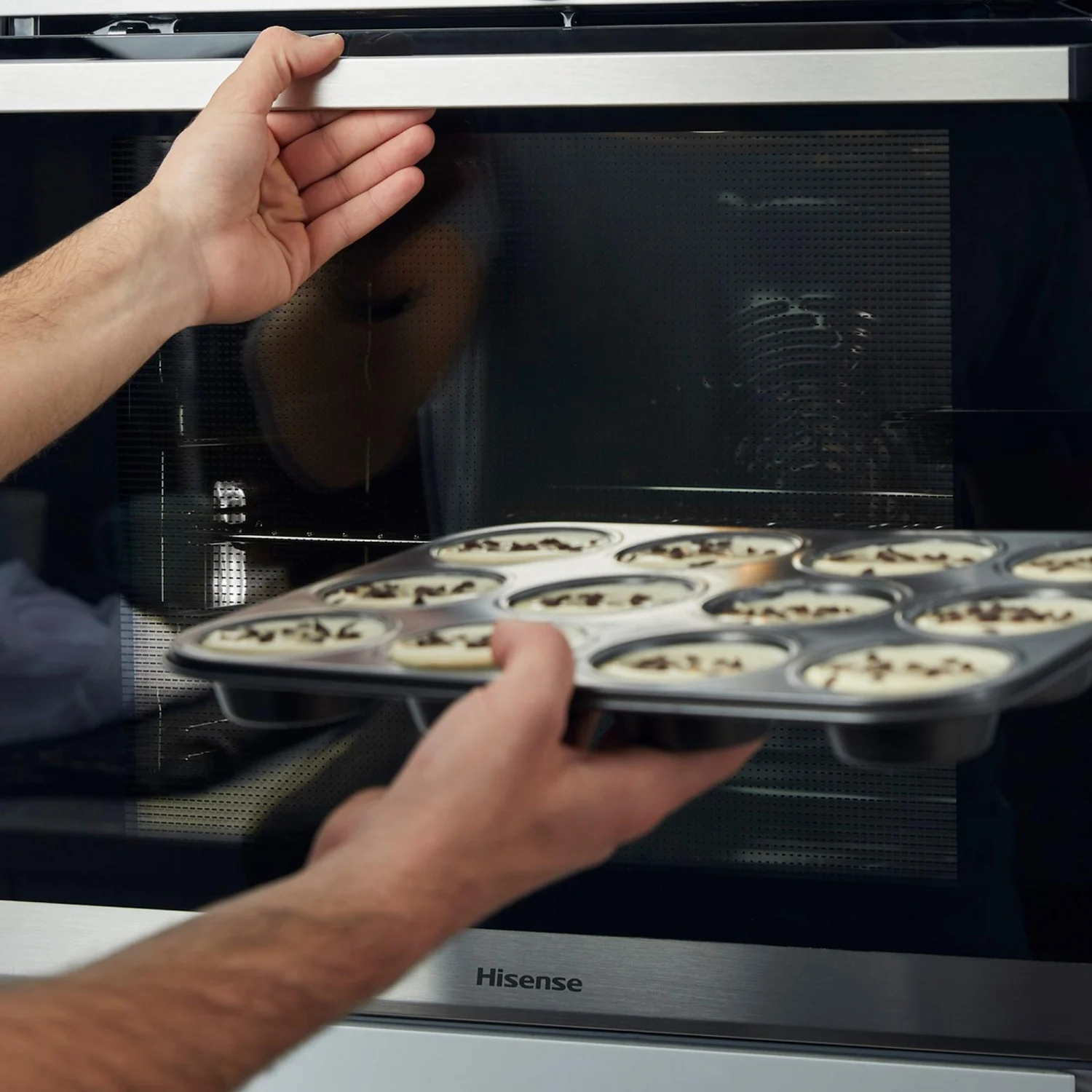 Horno Multifunción Hisense BSA66334PX, 3,5 kW, 77 L, Apertura Abatible, 9 Funciones de Cocción, Eficiencia A+ - Gris