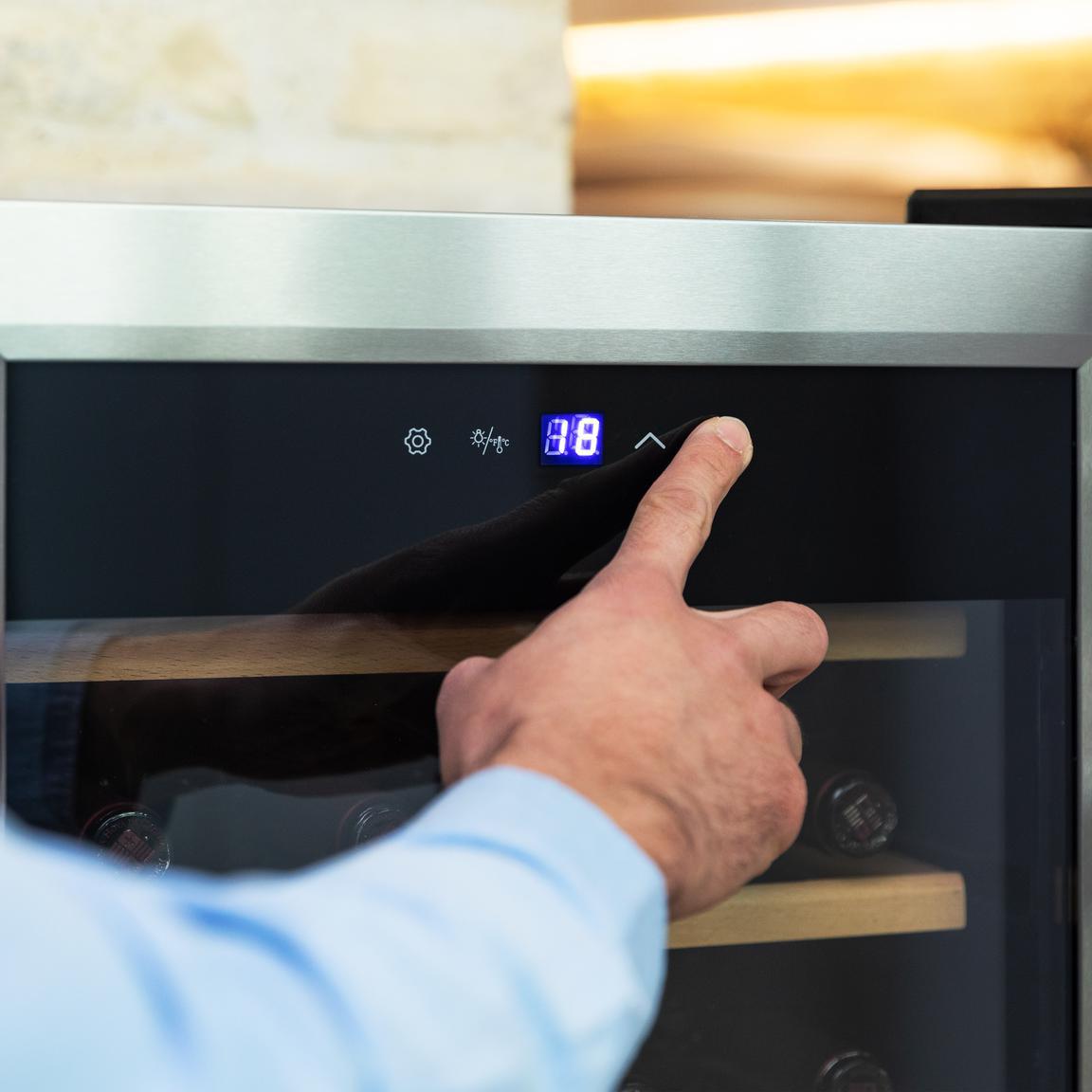 Bolero GrandSommelier 2450 Inox Compressor