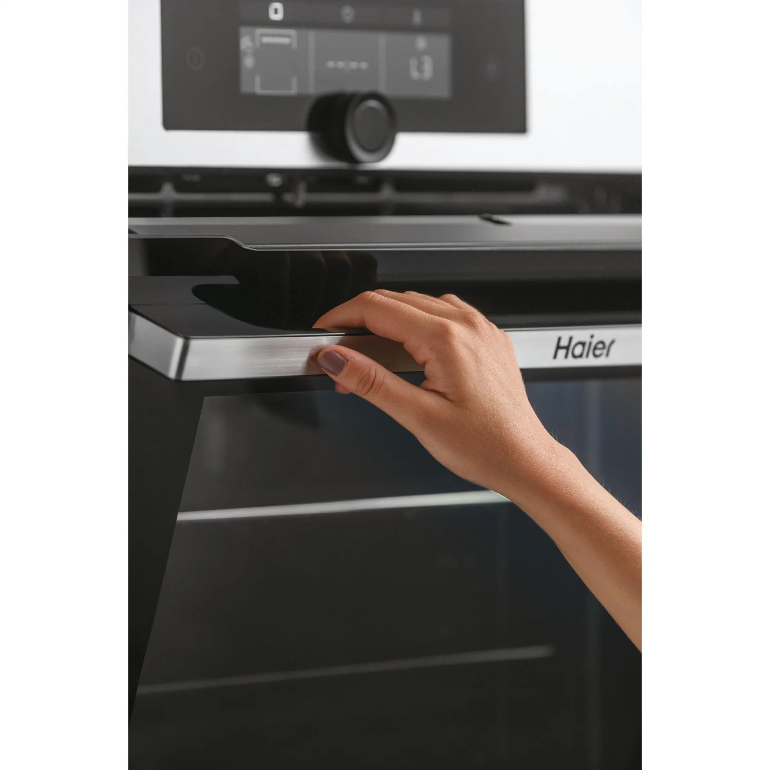 Horno Multifunción Haier HWO60SM2F9XH, 2600 W, 70 L, Apertura Abatible, 13 Funciones de Cocción, Eficiencia A+ - Inox