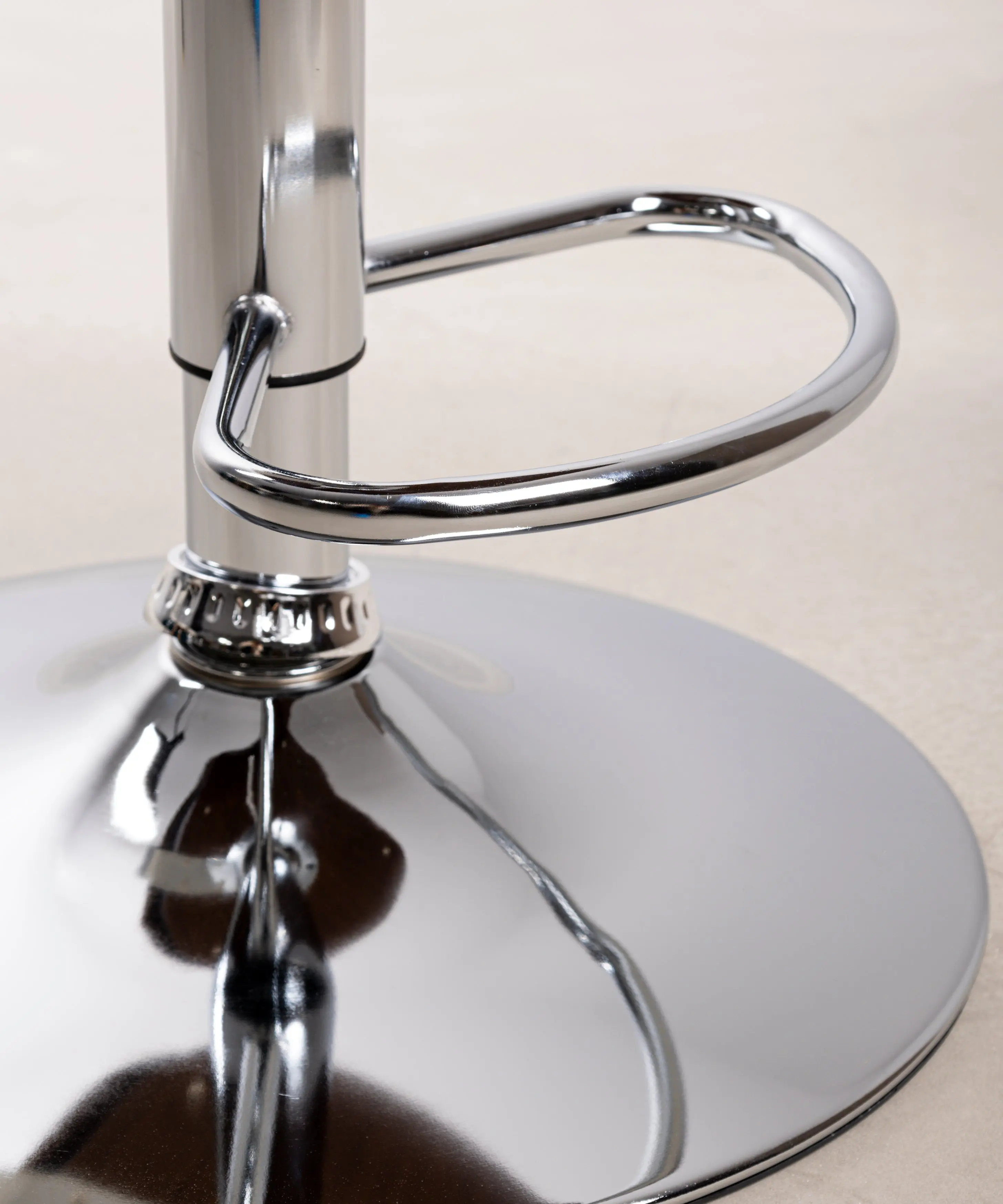 Taburete de Madera y Polipiel Regulable Shelley