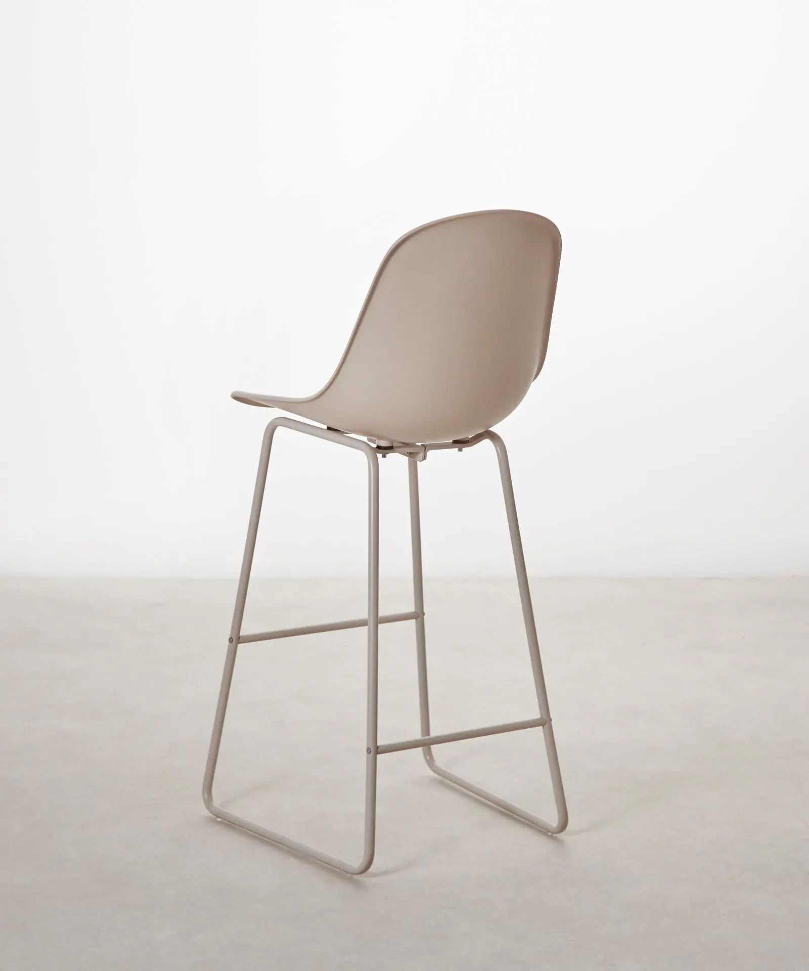 Taburete en Polipropileno y Metal Veko