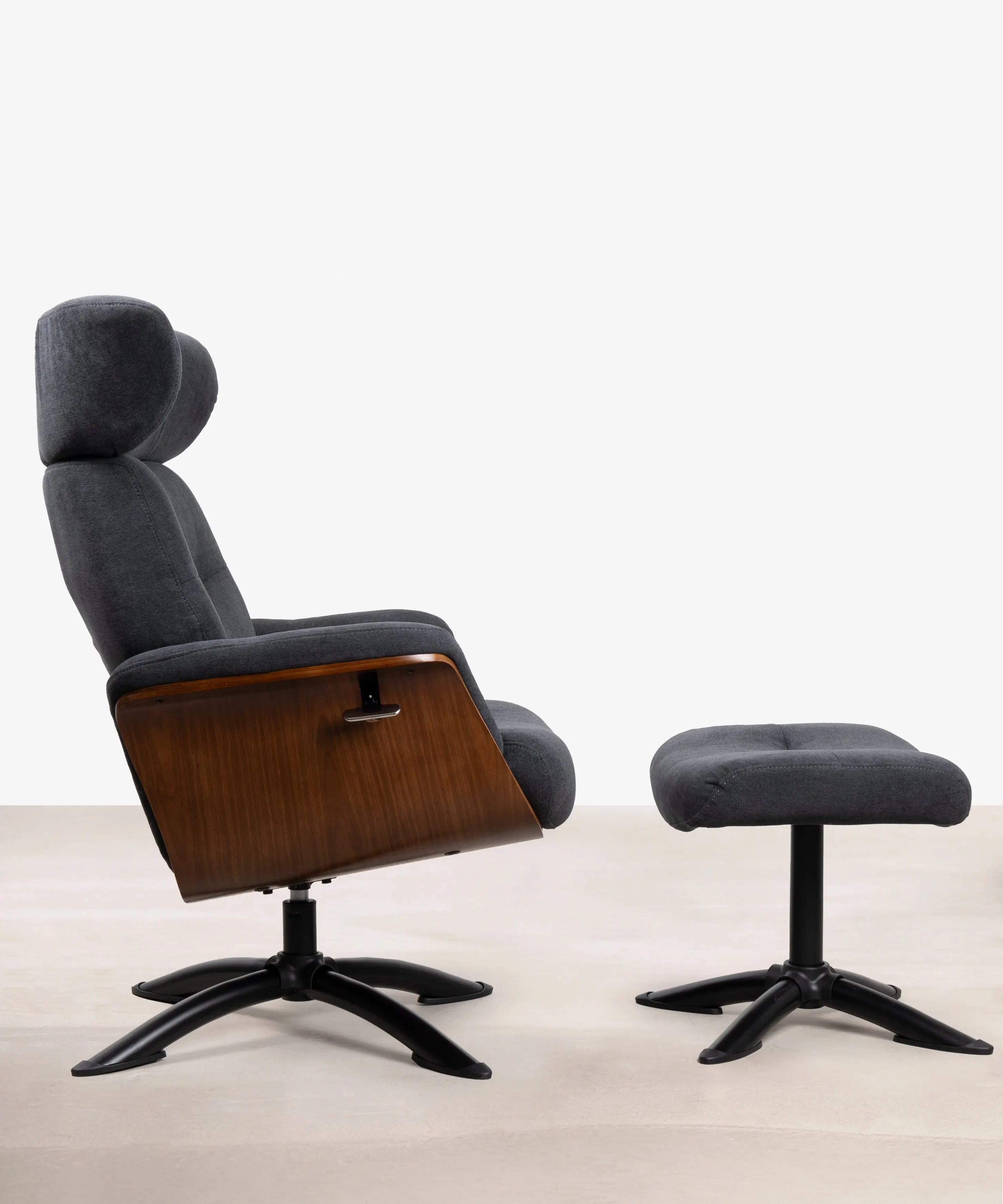 Sillón Reclinable en Madera y Tapizado con Reposapiés Osaka