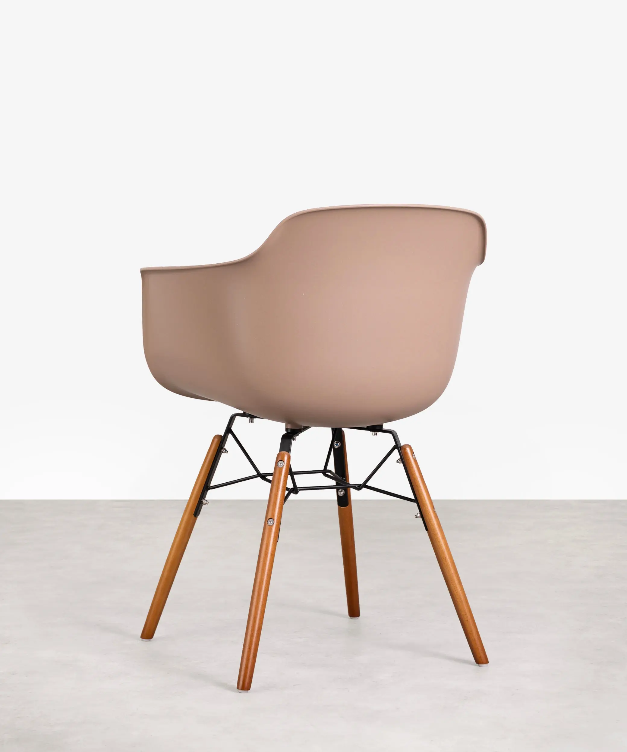 Silla de Polipropileno y Madera Elon Arms