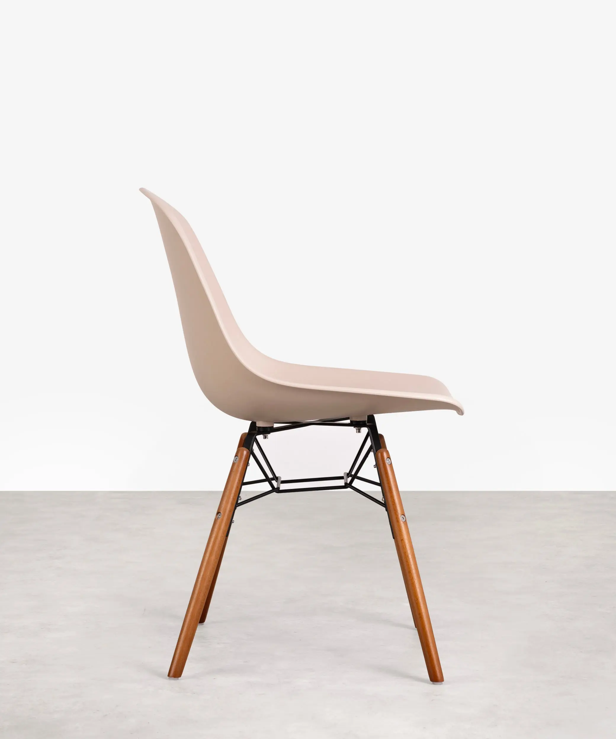 Silla de Polipropileno y Madera Elon