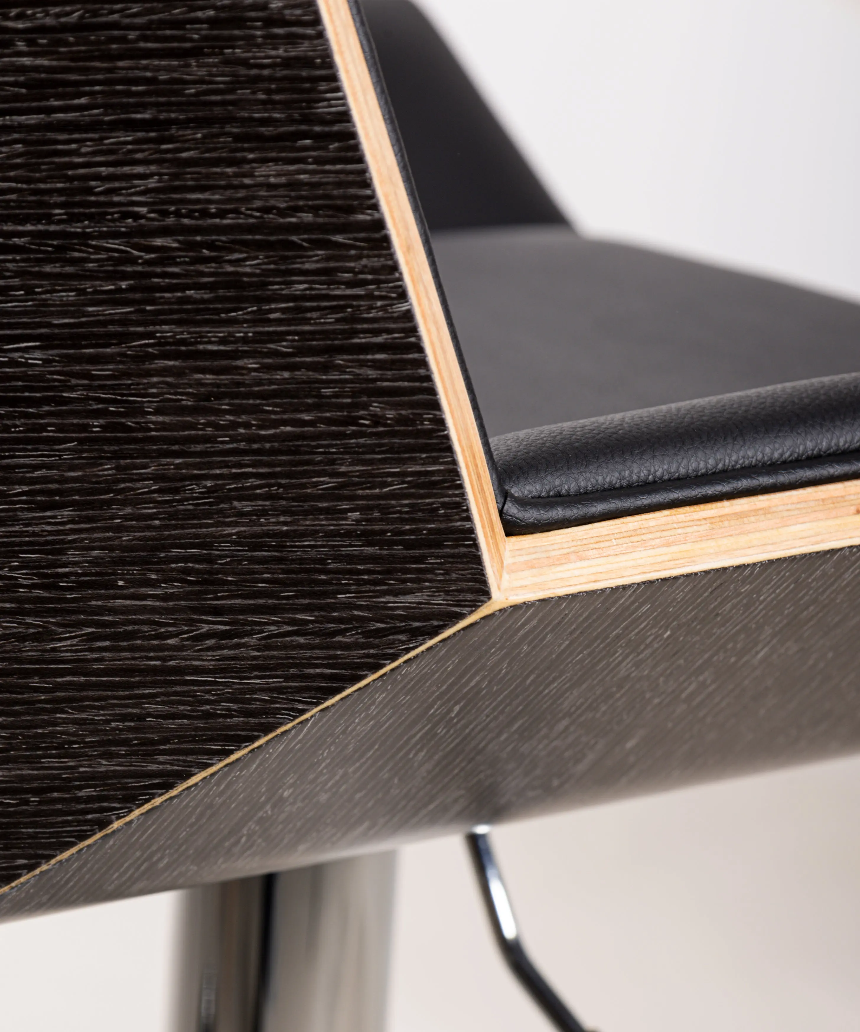 Taburete de Madera y Polipiel Regulable Lyssa