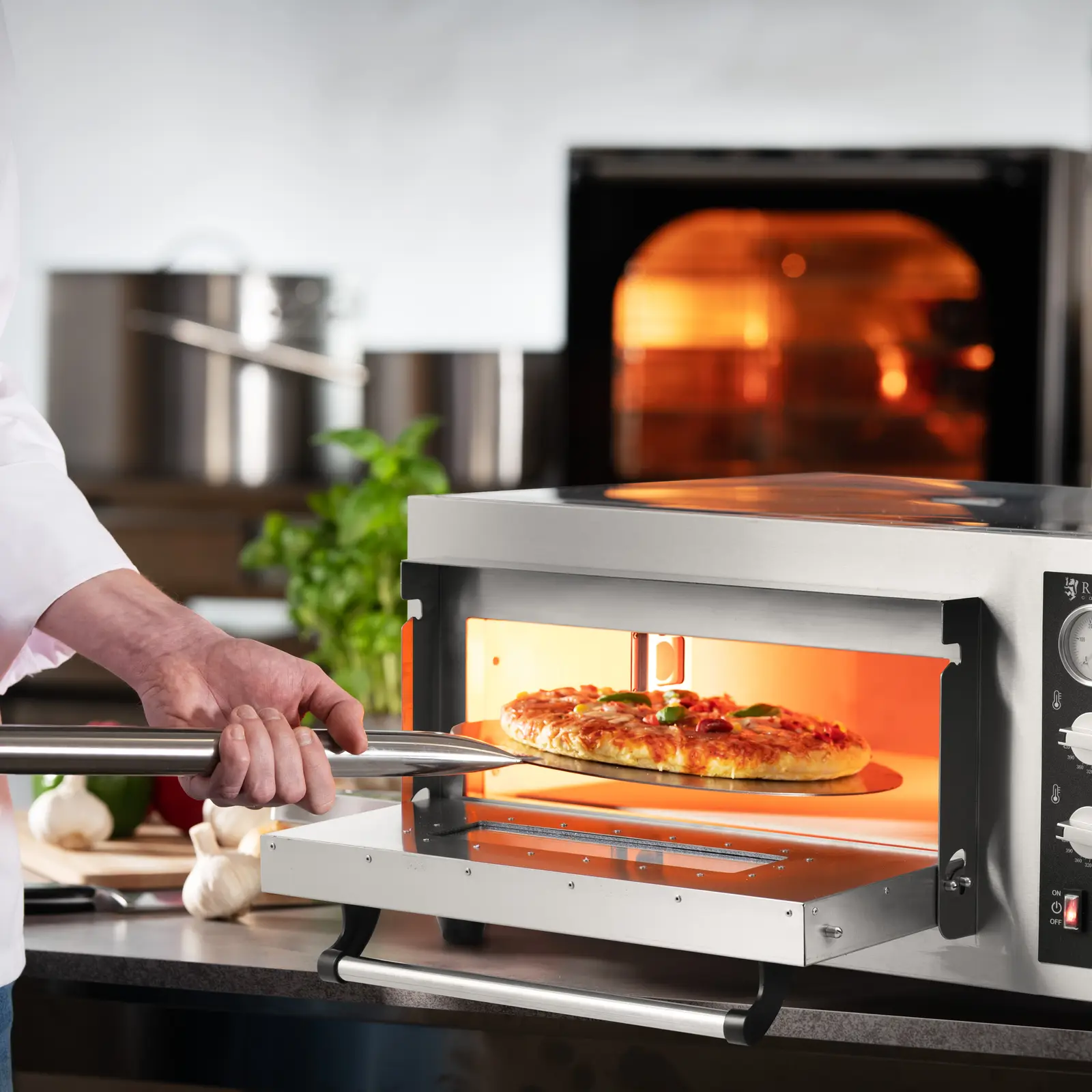 Elektrisk pizzaovn - 4 x 25 cm - 1 kammer - 4200 W - ildleire murstein - Royal Catering