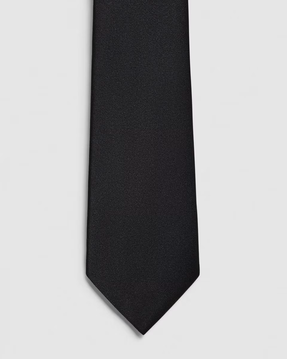 Roadster Tie in Solid Silk - Theory Factory Store