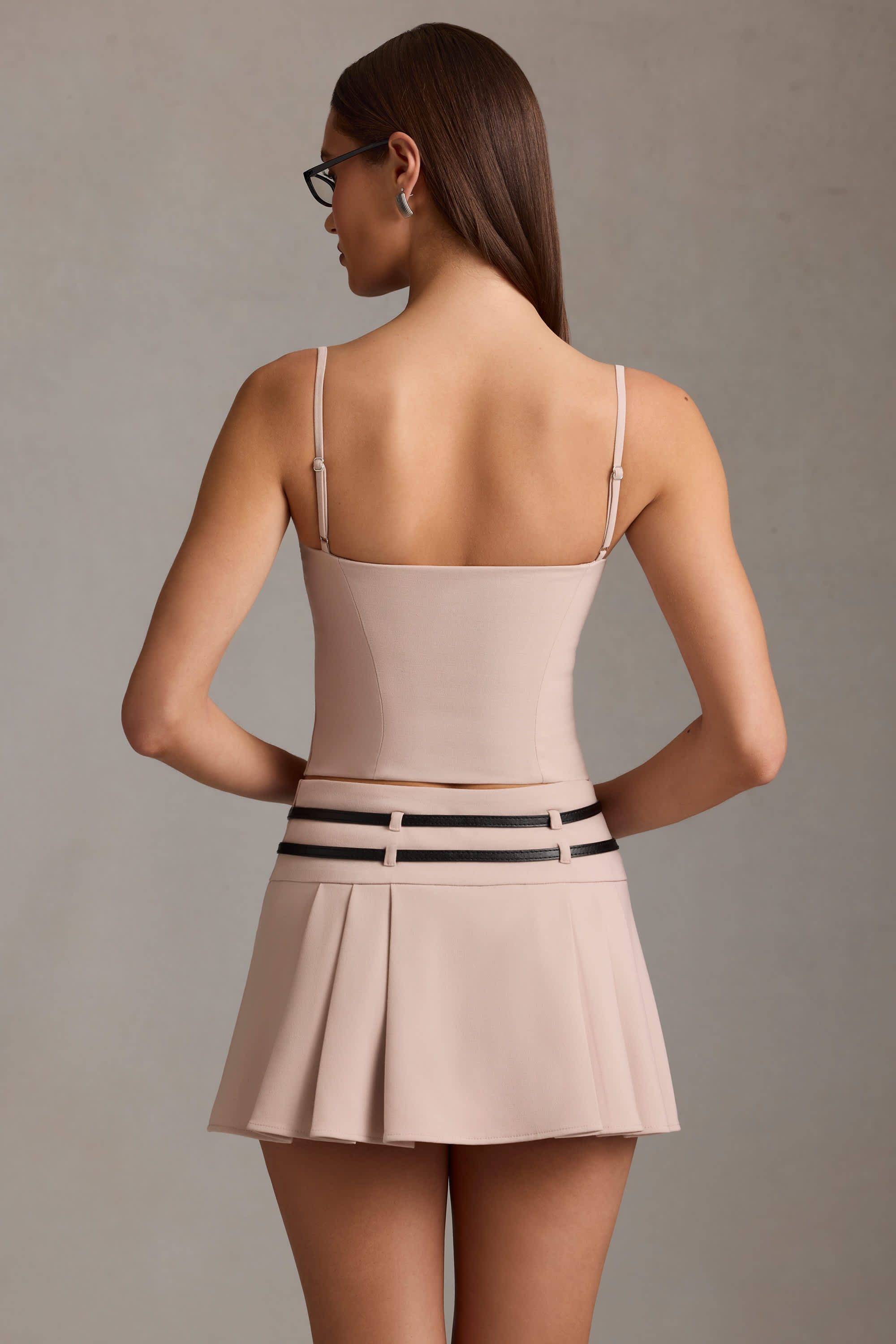 Velora-Belted Low-Rise Pleated Mini Skirt in Mushroom