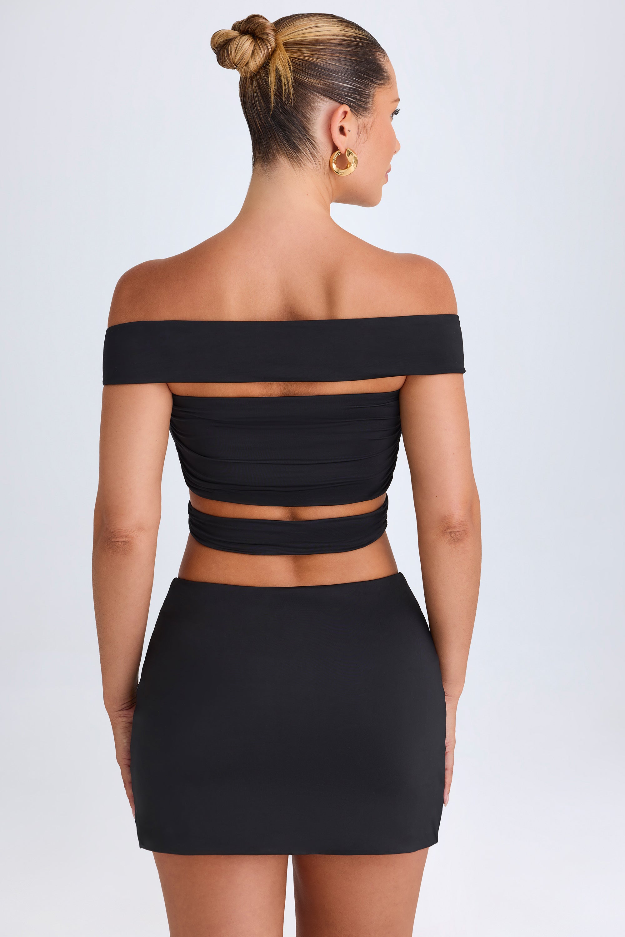 Zene-Cut-Out Off-Shoulder Crop Top in Black