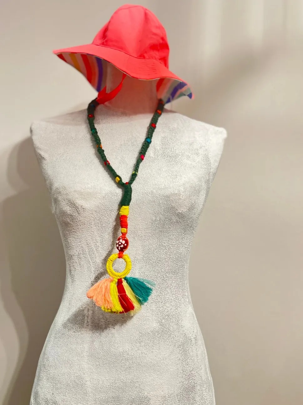 Collier bohème recyclé à pompons