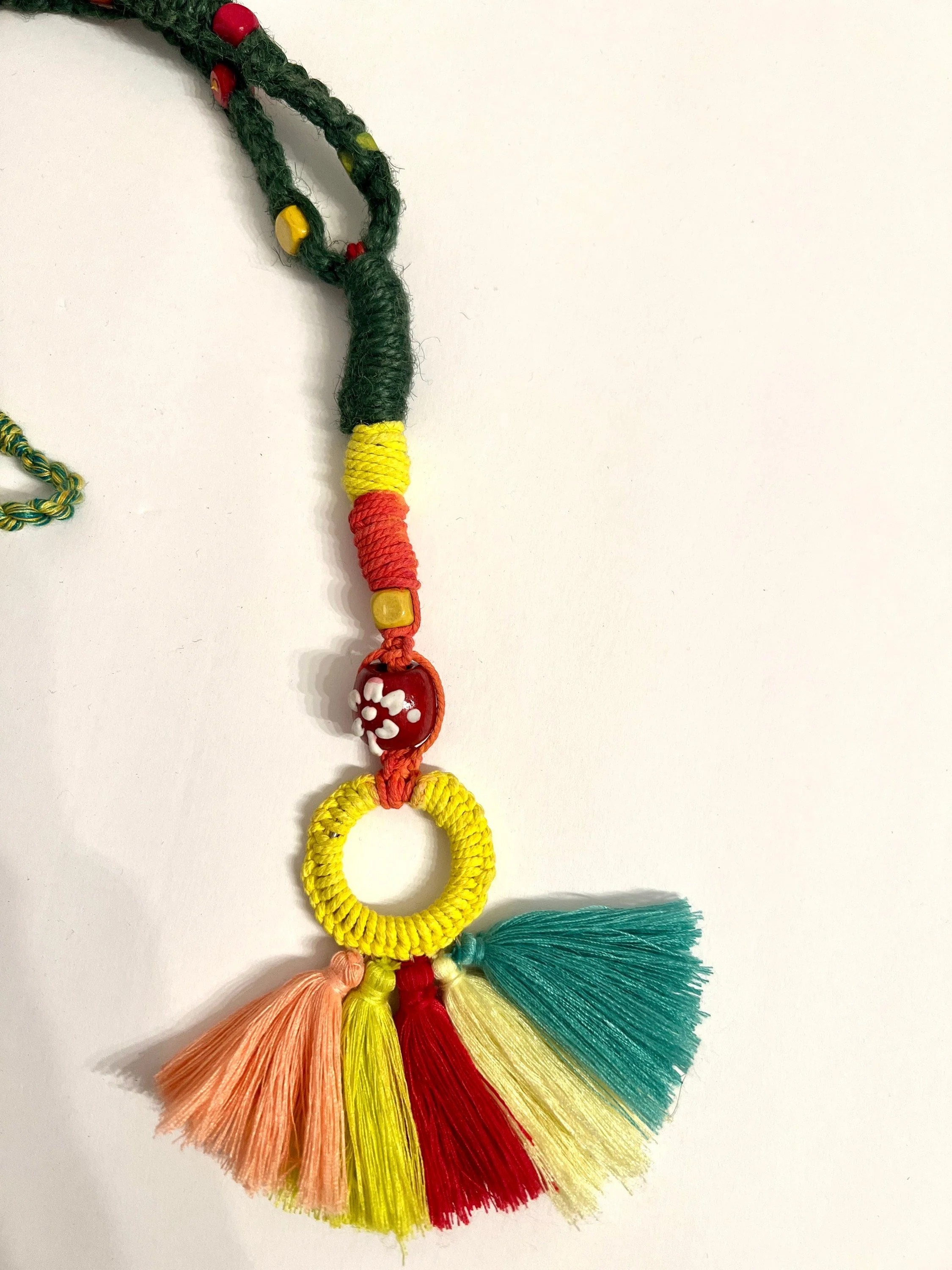 Collier bohème recyclé à pompons