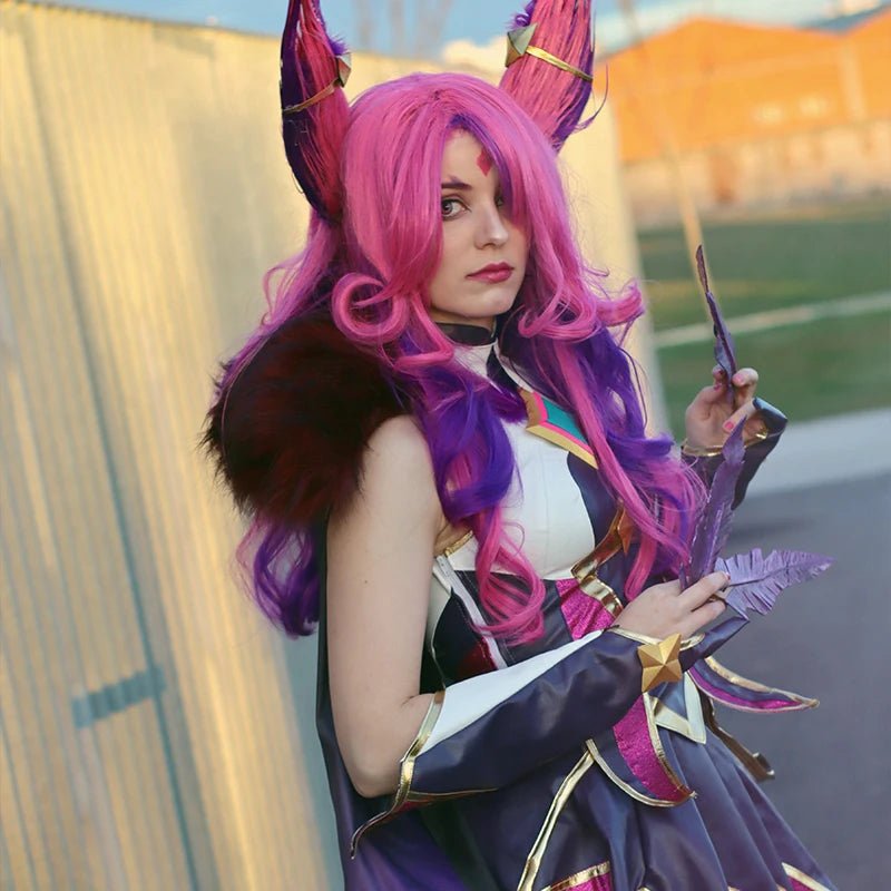 Peluca Cosplay LOL Guardiana Estelar Xayah Rebelde 65cm Largo Rosa Morado con Orejas Pelo Sintético Resistente al Calor - Fantasia Cosera