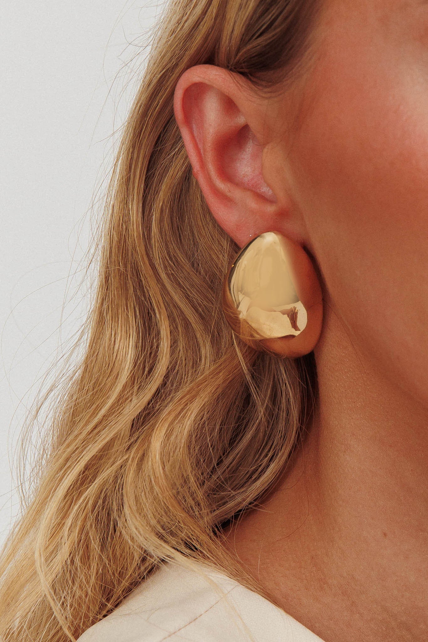 Sassie Irregular Pebble Earrings Gold