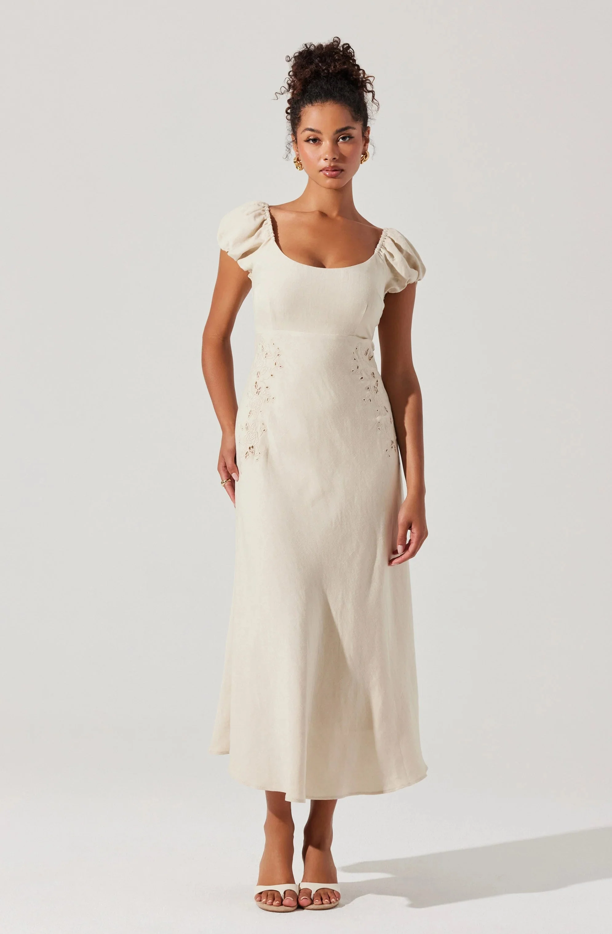 Leocadia Embroidered Puff Sleeve Dress