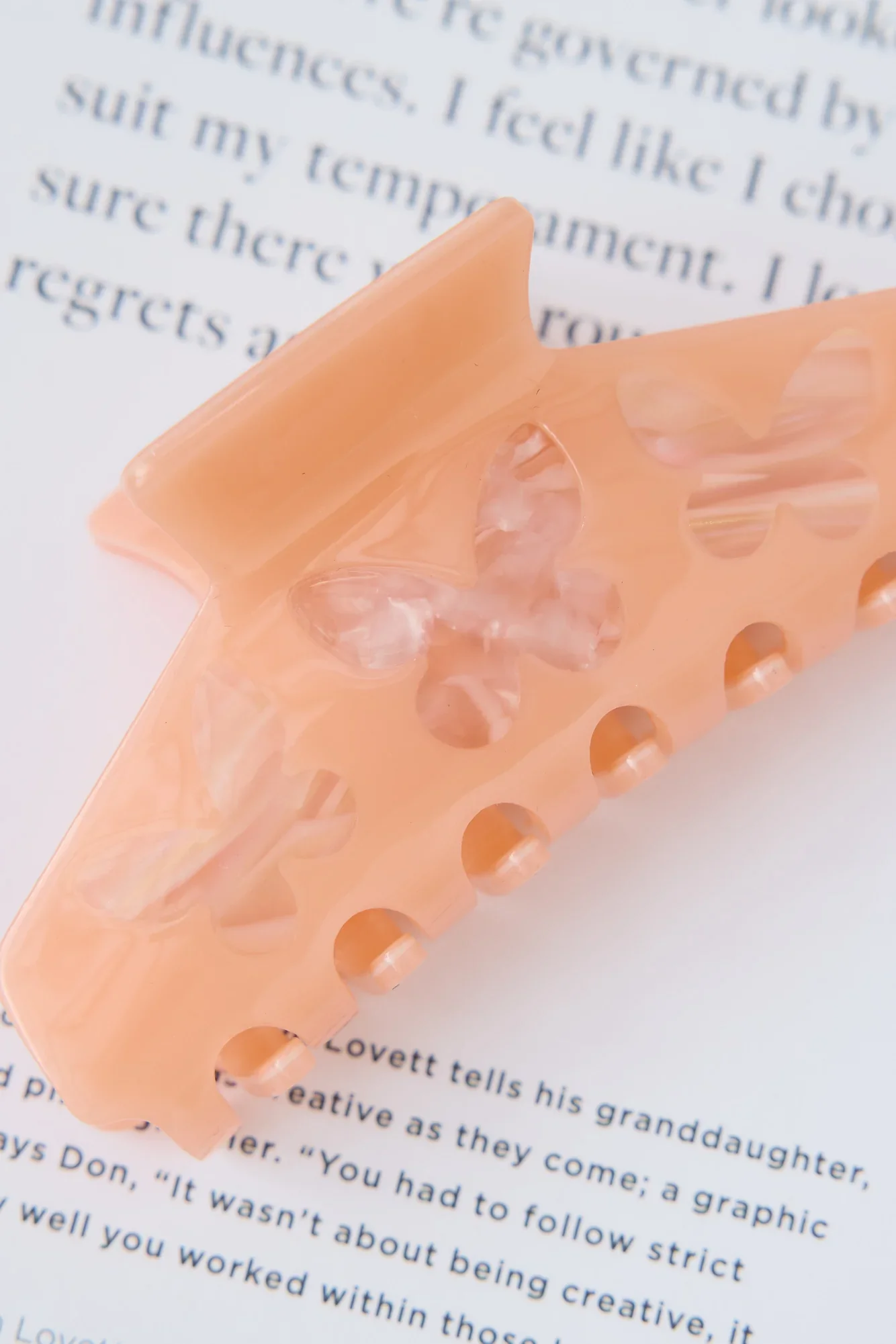 Kylie Claw Clip Pink