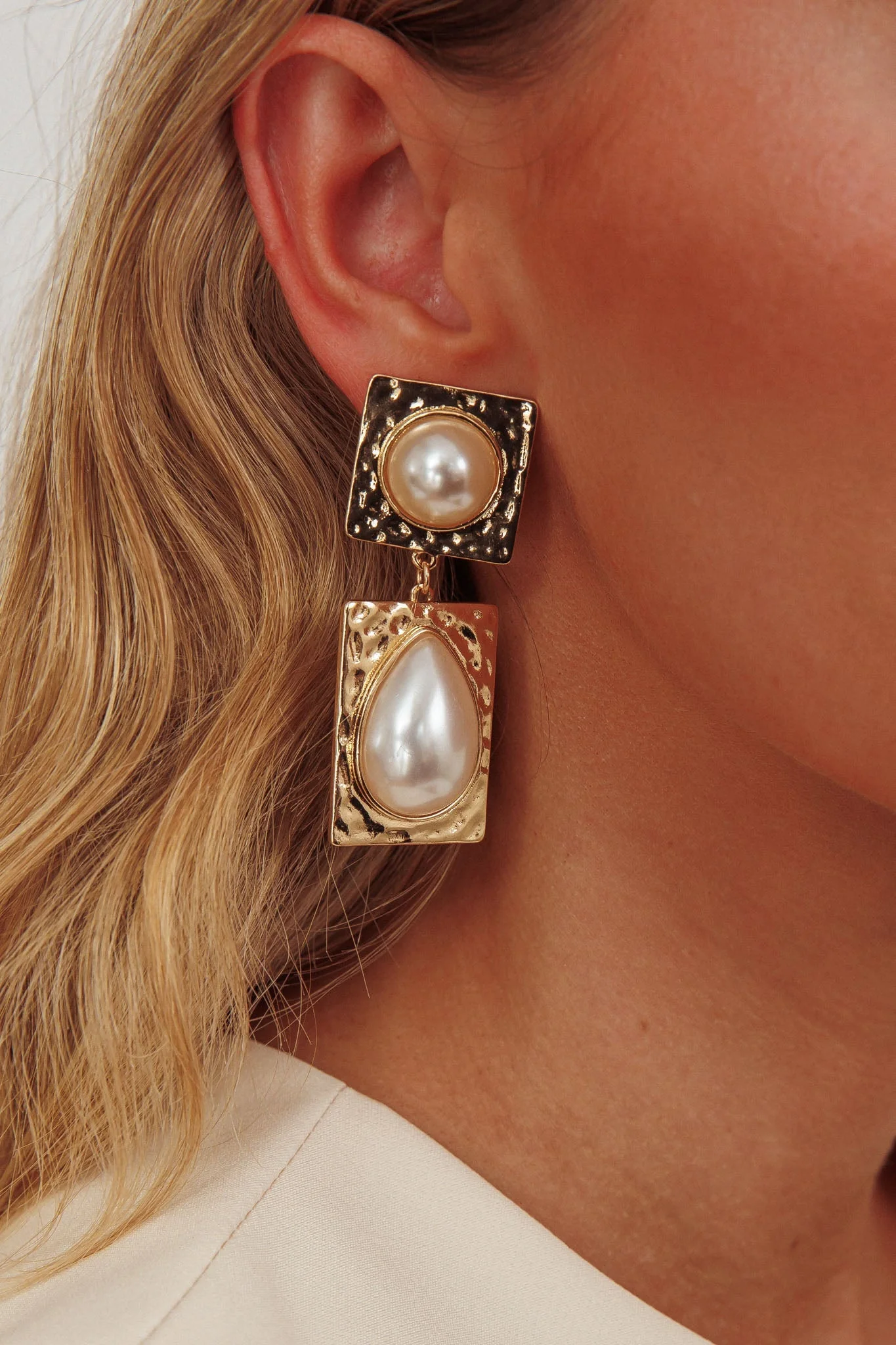 Chloe Hammered Drop Earrings Gold/Pearl