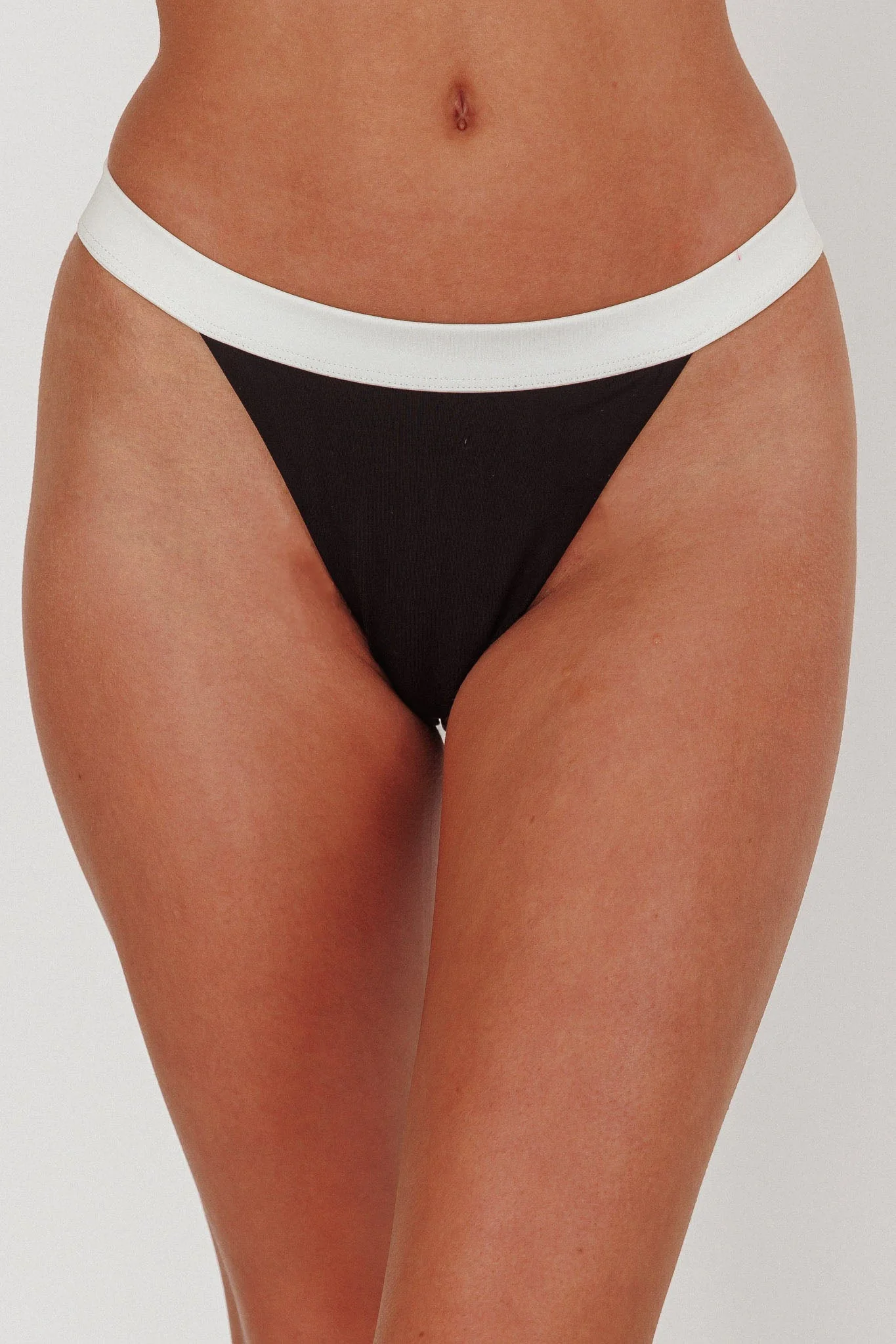 Saskia Contrast Waist Bikini Bottoms Black/Off White