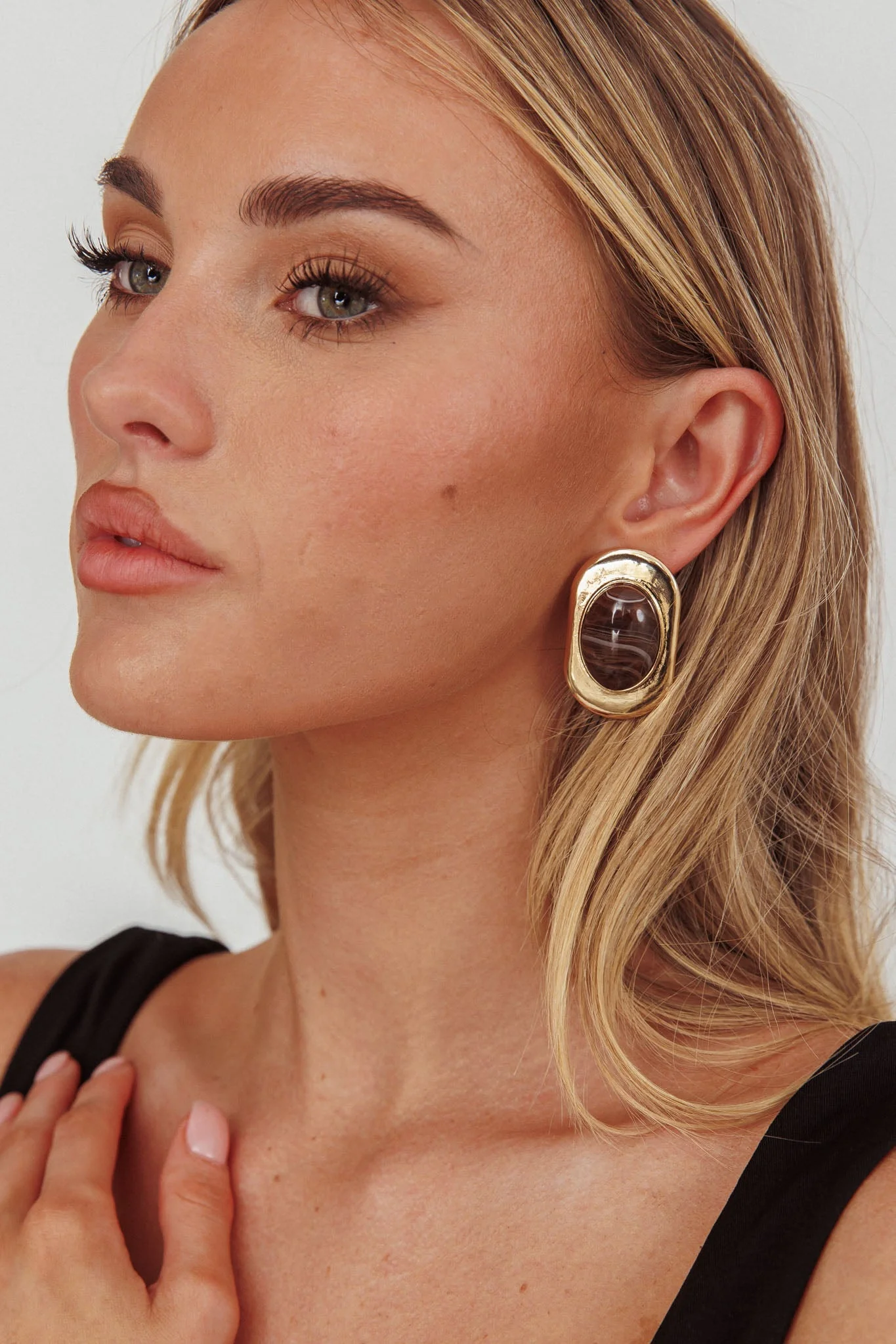 Tammy Squoval Cabochon Earrings Gold/Chocolate