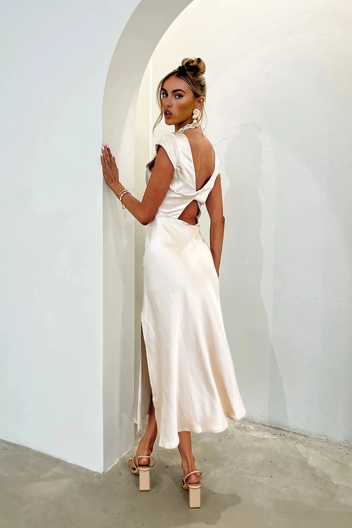 Lucinda Twist Back Midi Dress Champagne