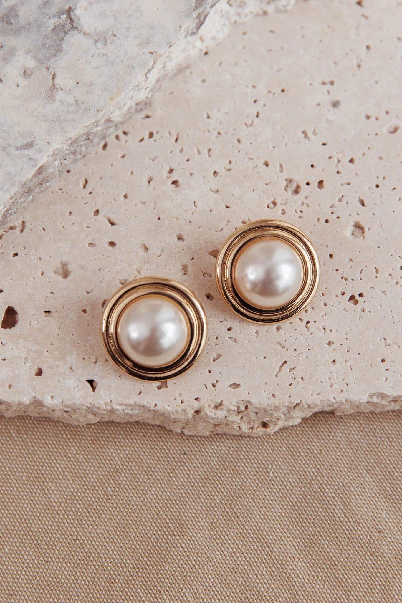 Sara Pearl Circle Earrings Gold/Pearl