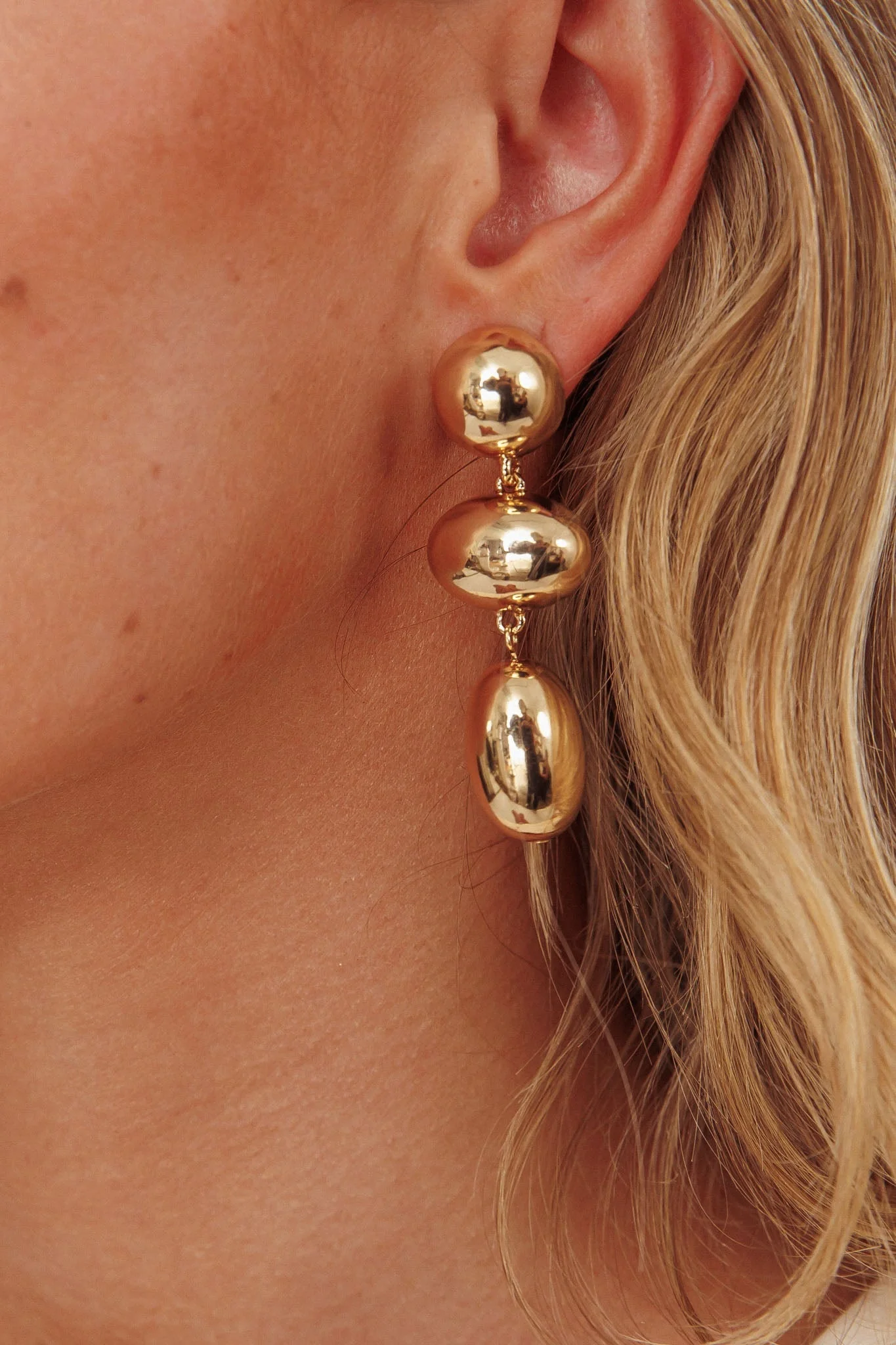 Amy Pebble Droplet Earrings Gold