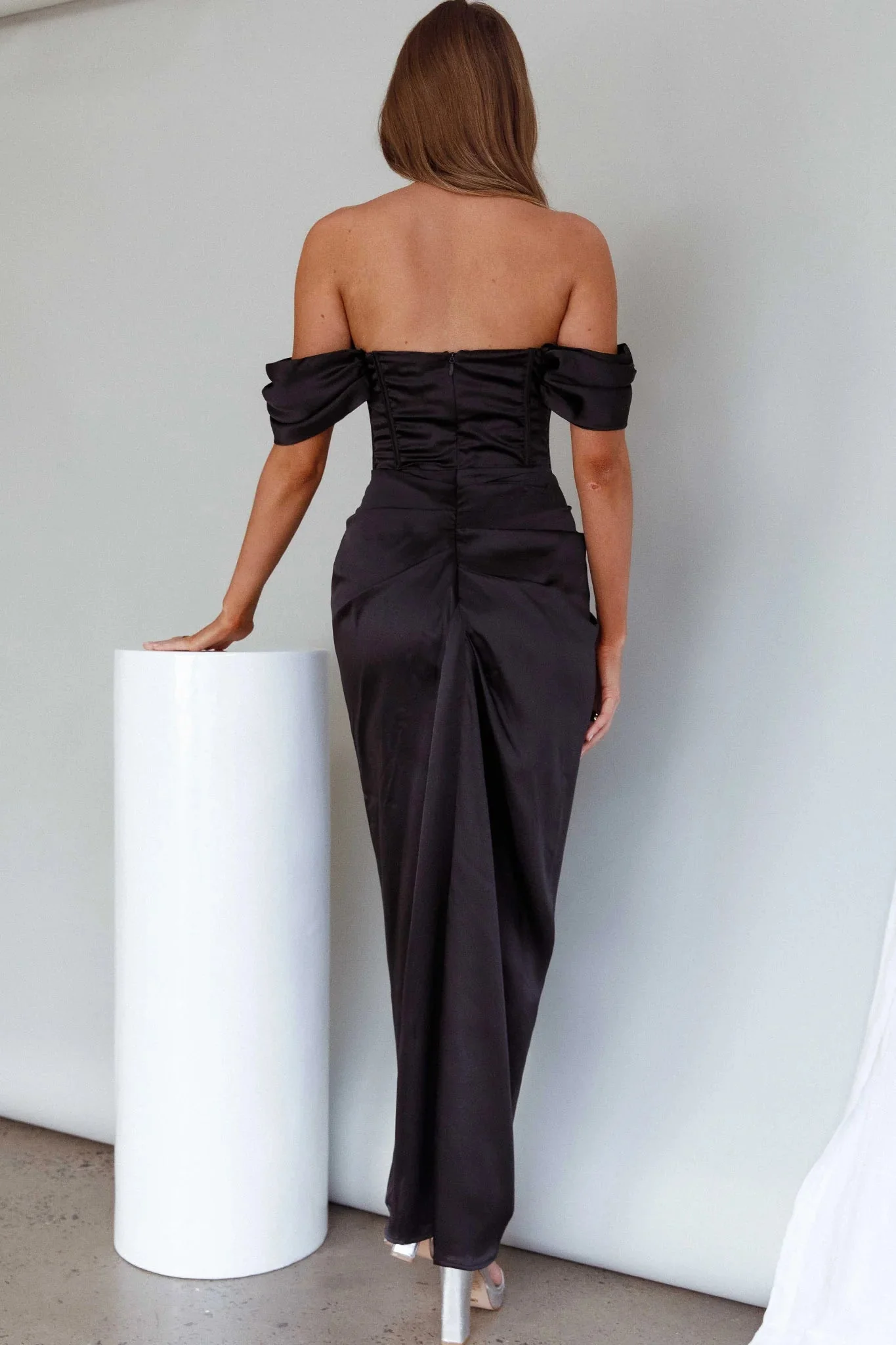 Mariesa Plunging Neckline Dress Black