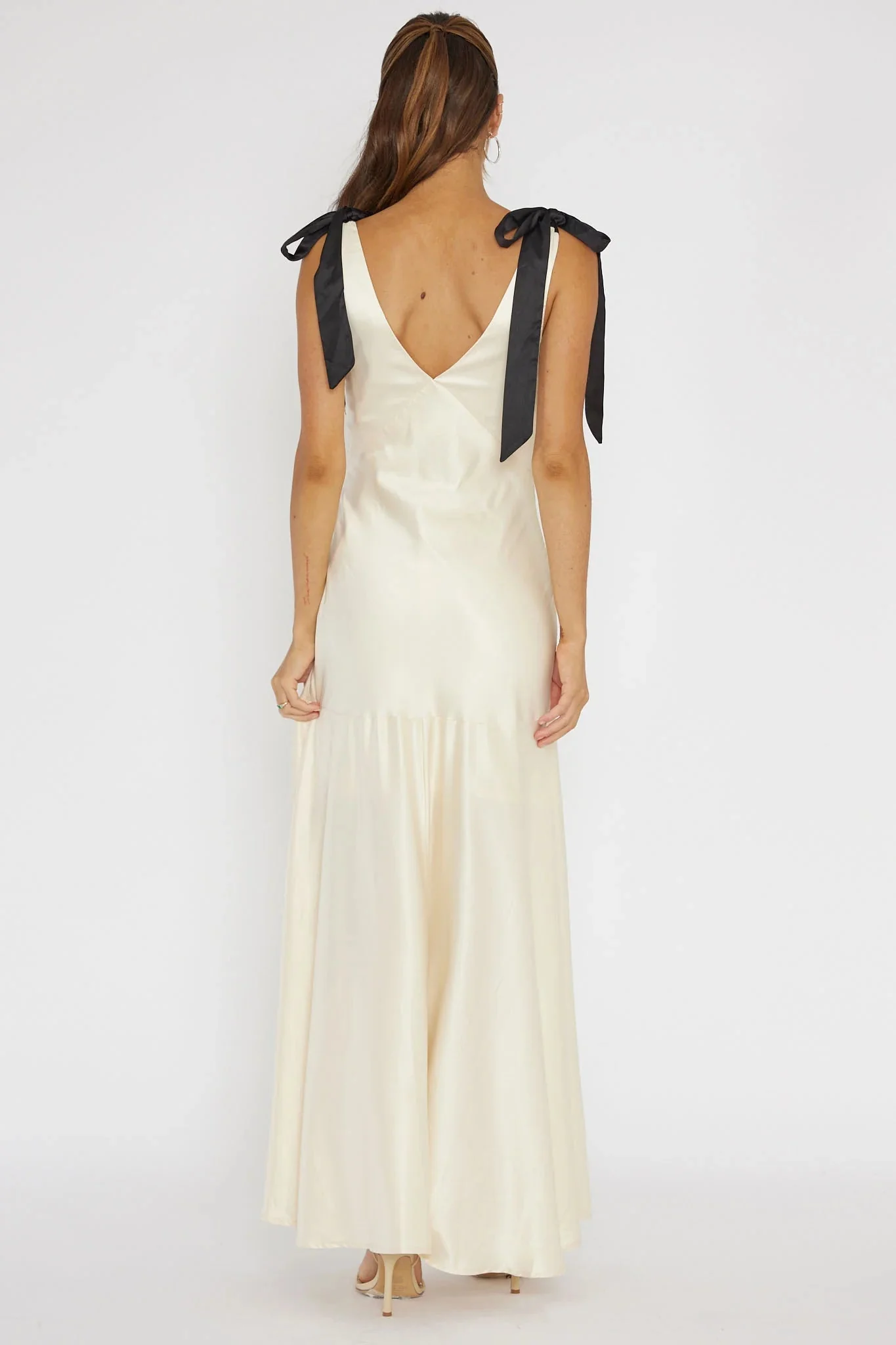 New York Minute Bow Shoulder Dress Oyster