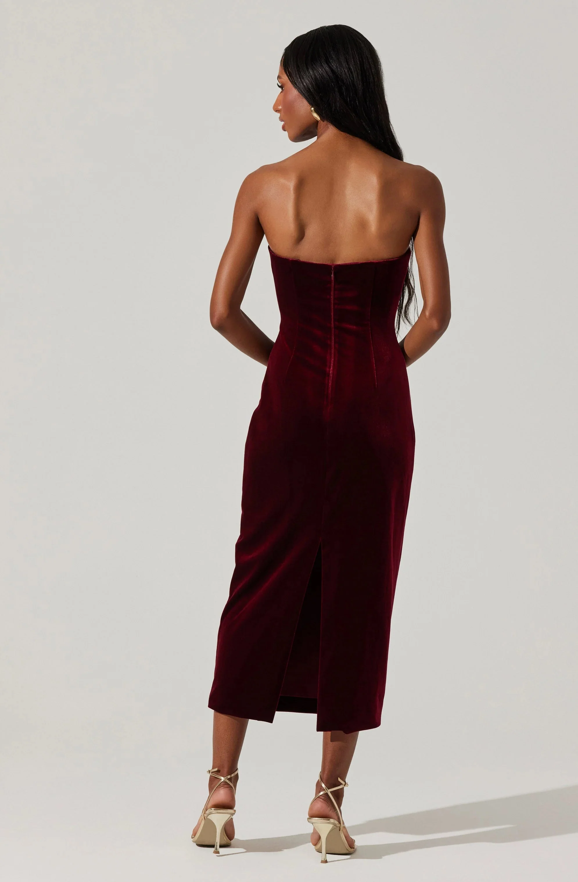 Arista Sweetheart Velvet Midi Dress