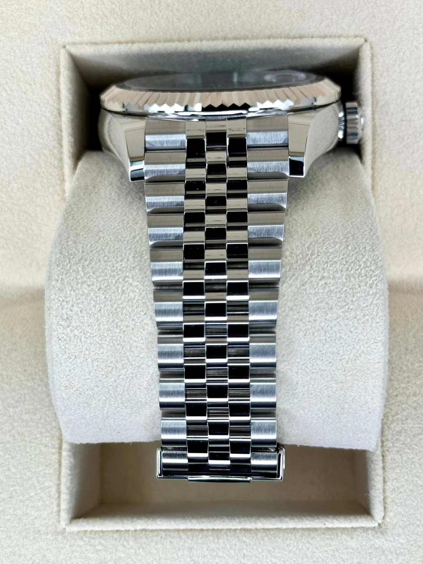 Superclone Rolex Sky-Dweller 42 mm Bright blue Dial 336934 Jubilee - Bestter Watches