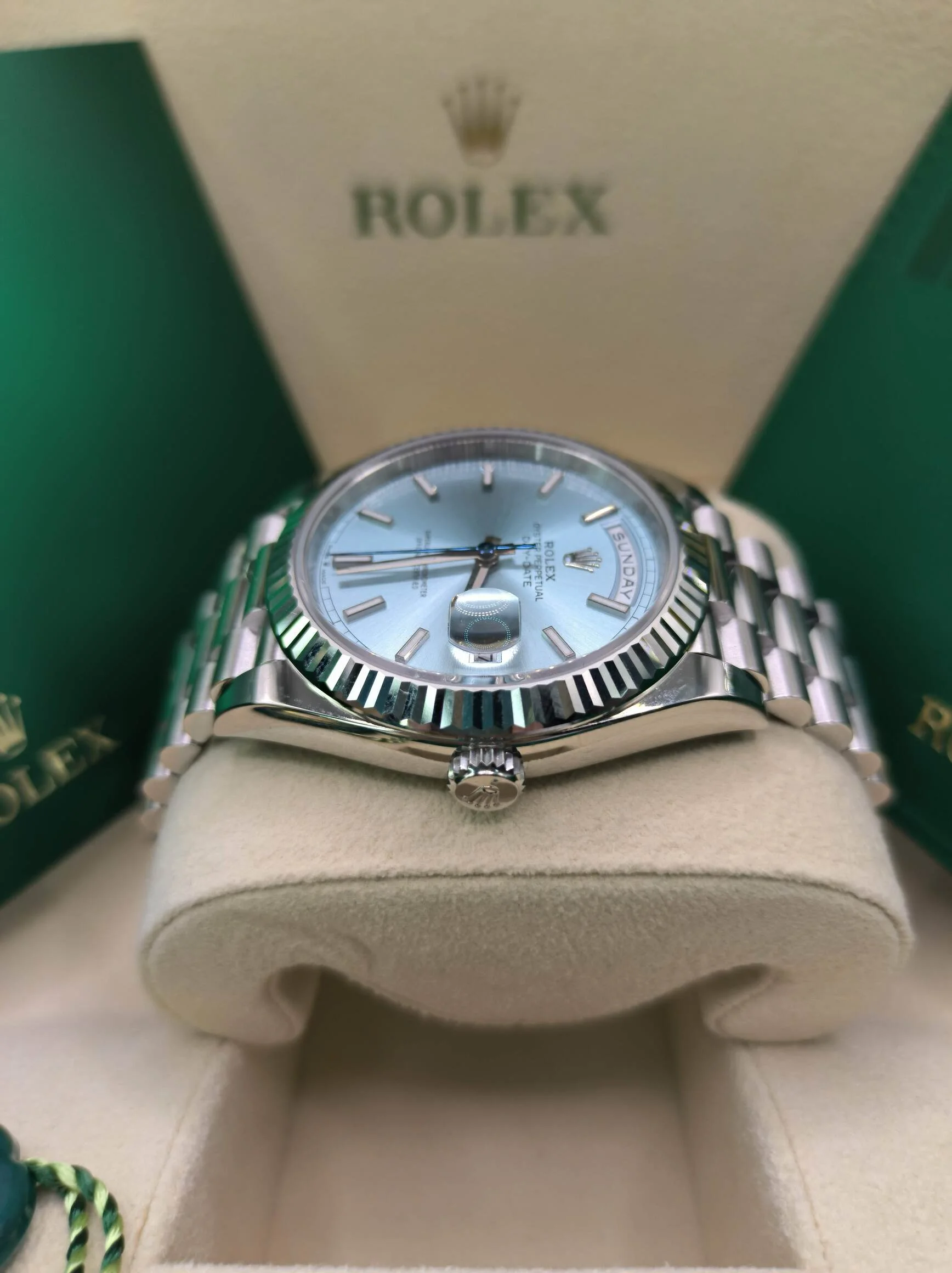 Superclone Rolex Day-Date 40 mm Ice blue Dial 228236 - Bestter Watches