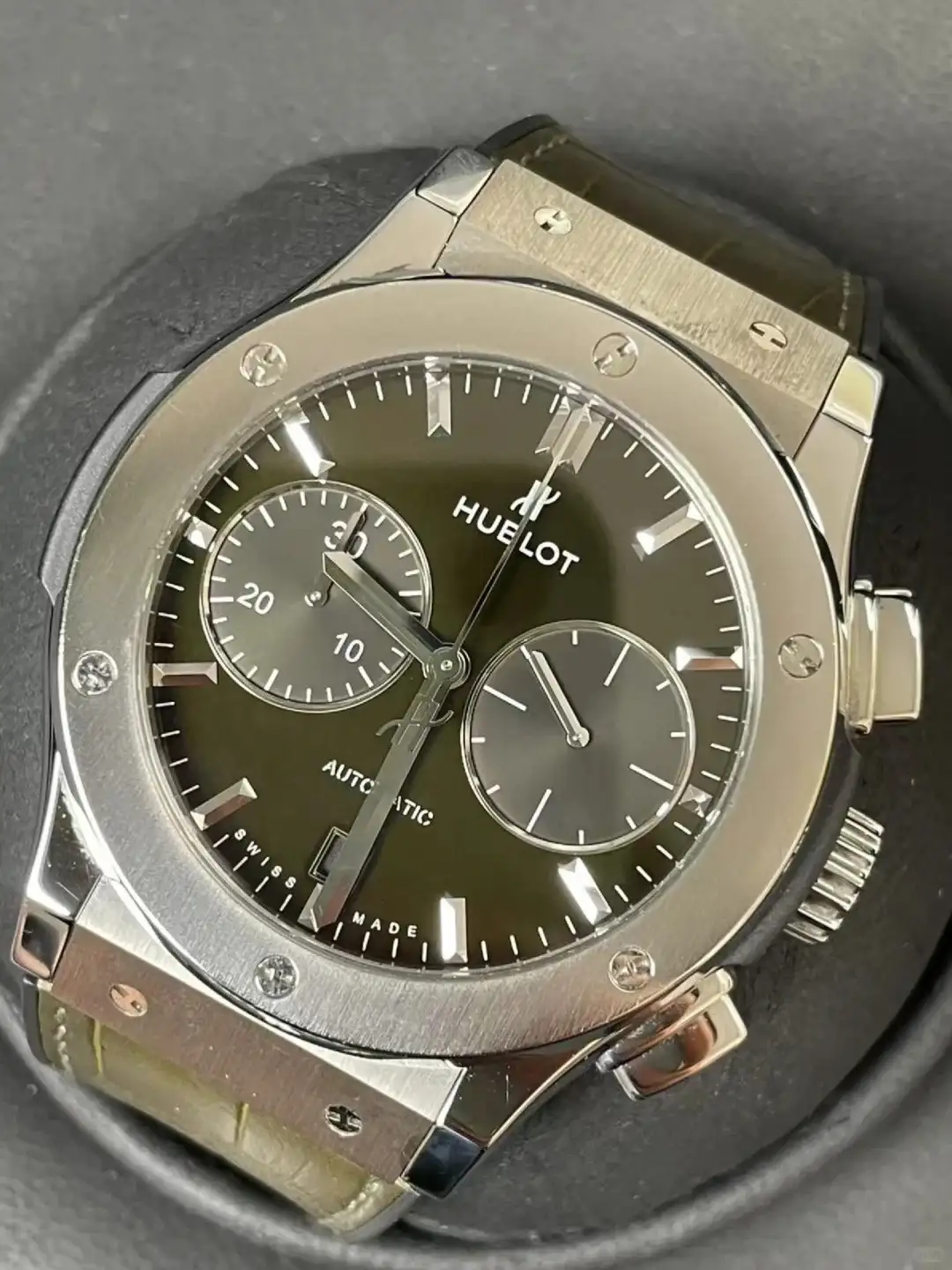 Hublot Classic Fusion Men Automatic Green Alligator Watch 541.NX.8970.LR - Bestter Watches