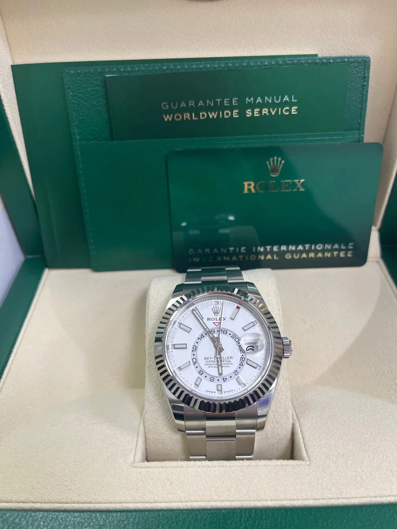 Superclone Rolex Sky-Dweller 42 mm Intense white Dial 336934 - Bestter Watches