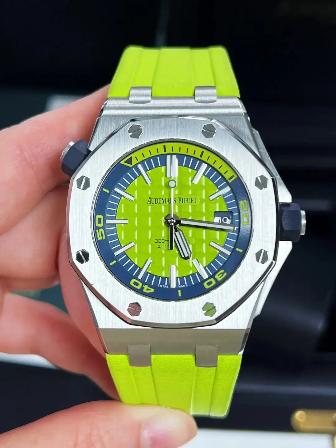 Audemars Piguet Royal Oak Offshore Diver Chronograph Green 26703ST.OO.A038CA.01 - Bestter Watches